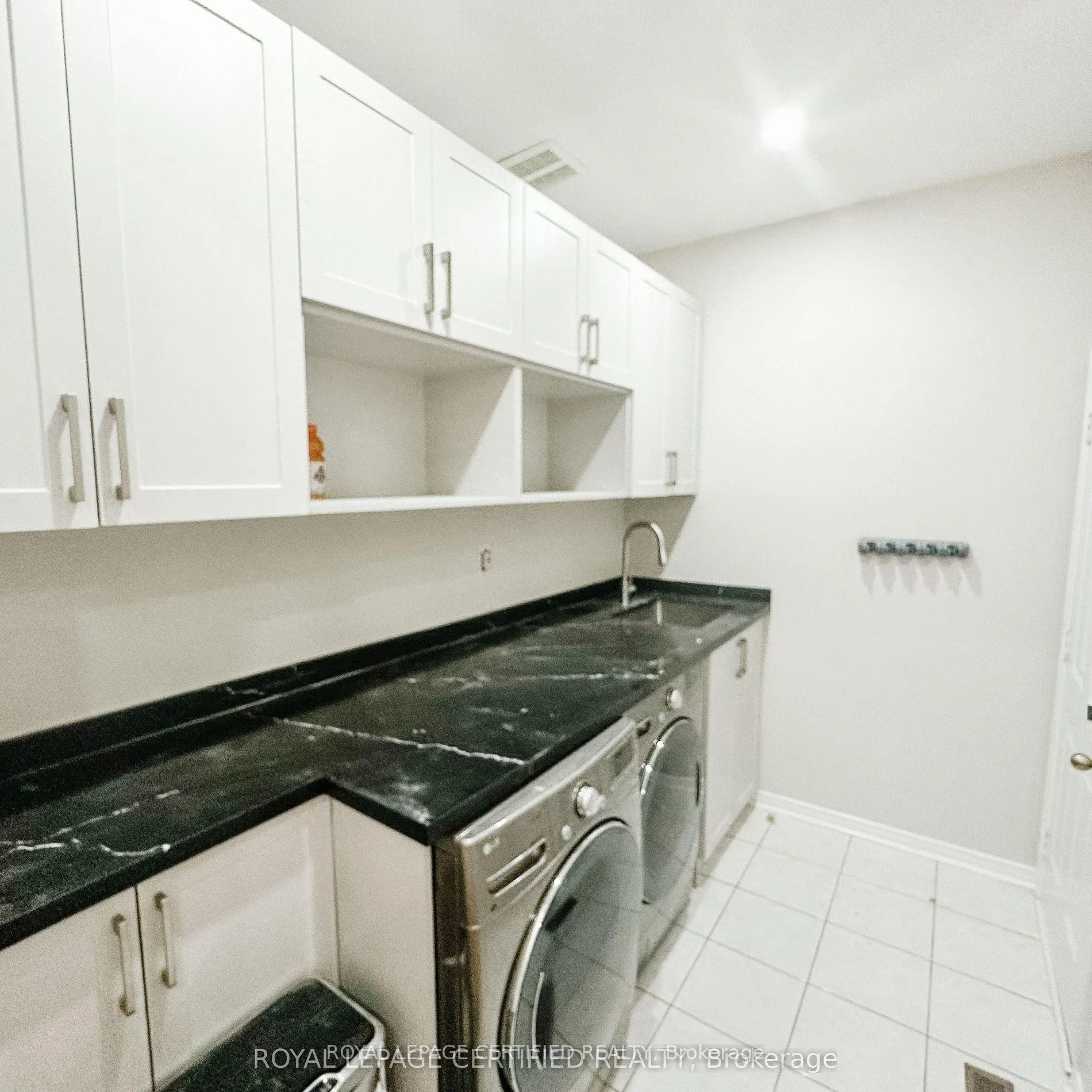Photo 9 of 30 Lucerne Drive, Vaughan, Vellore Village — HOMEH