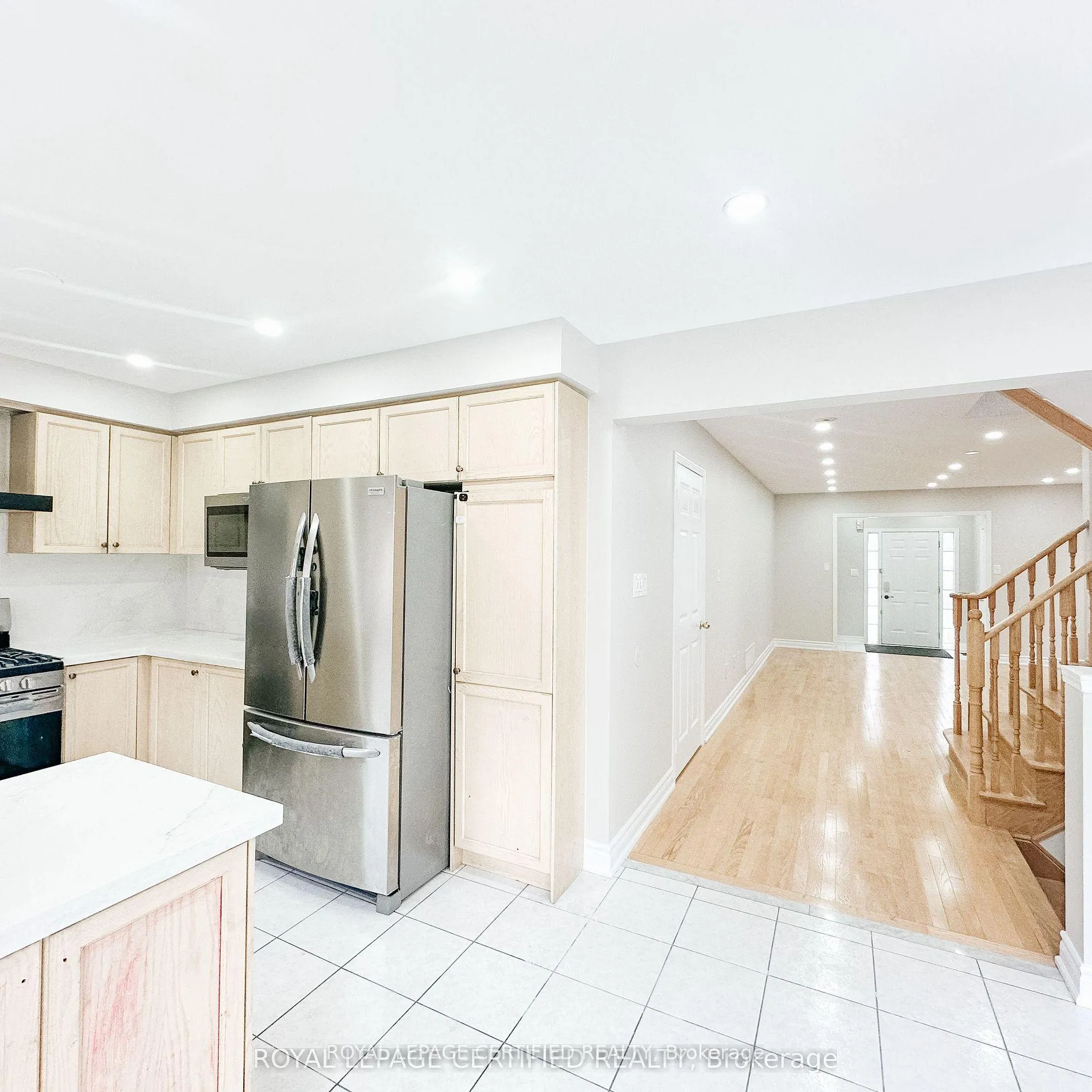 Photo 14 of 30 Lucerne Drive, Vaughan, Vellore Village — HOMEH