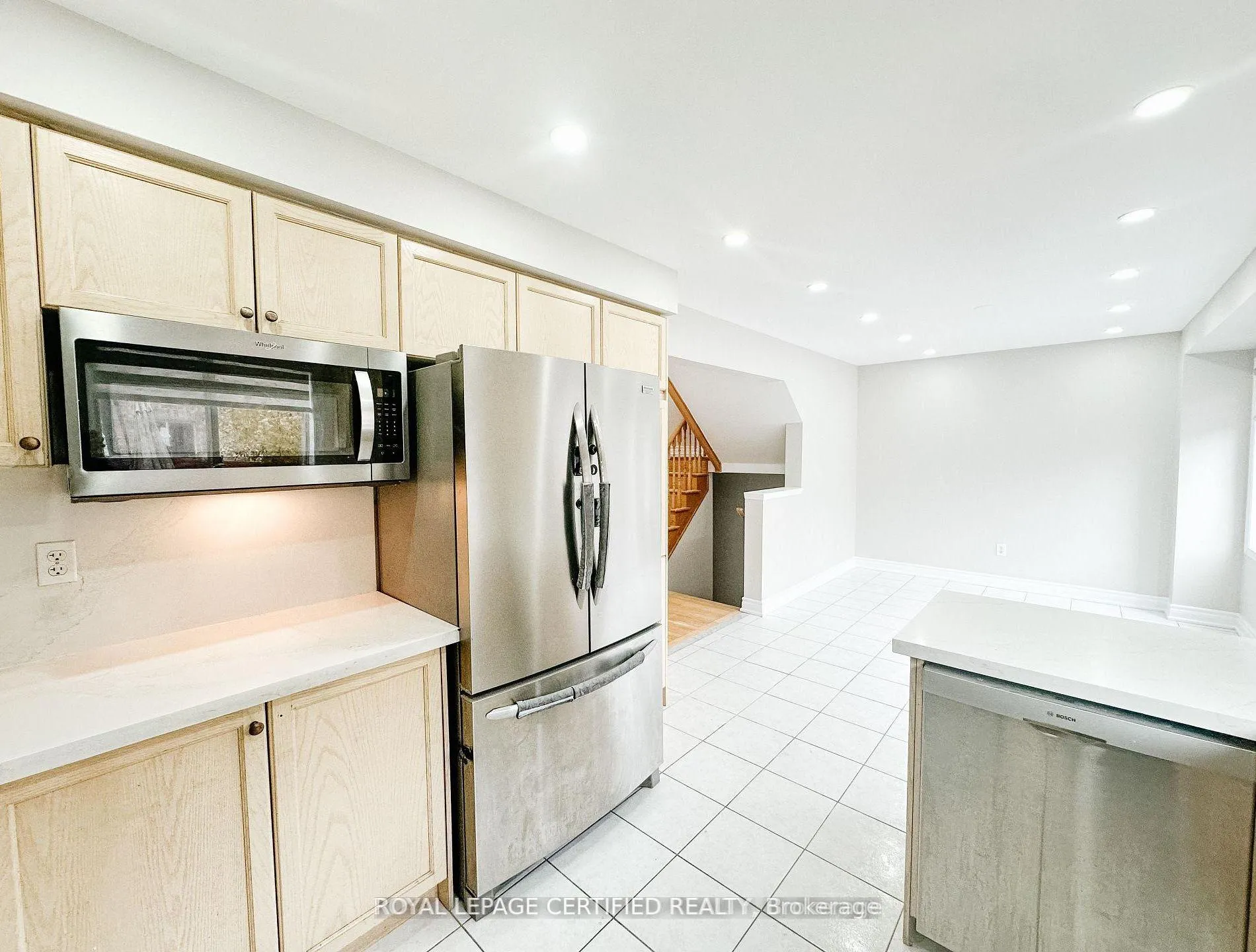 Photo 17 of 30 Lucerne Drive, Vaughan, Vellore Village — HOMEH