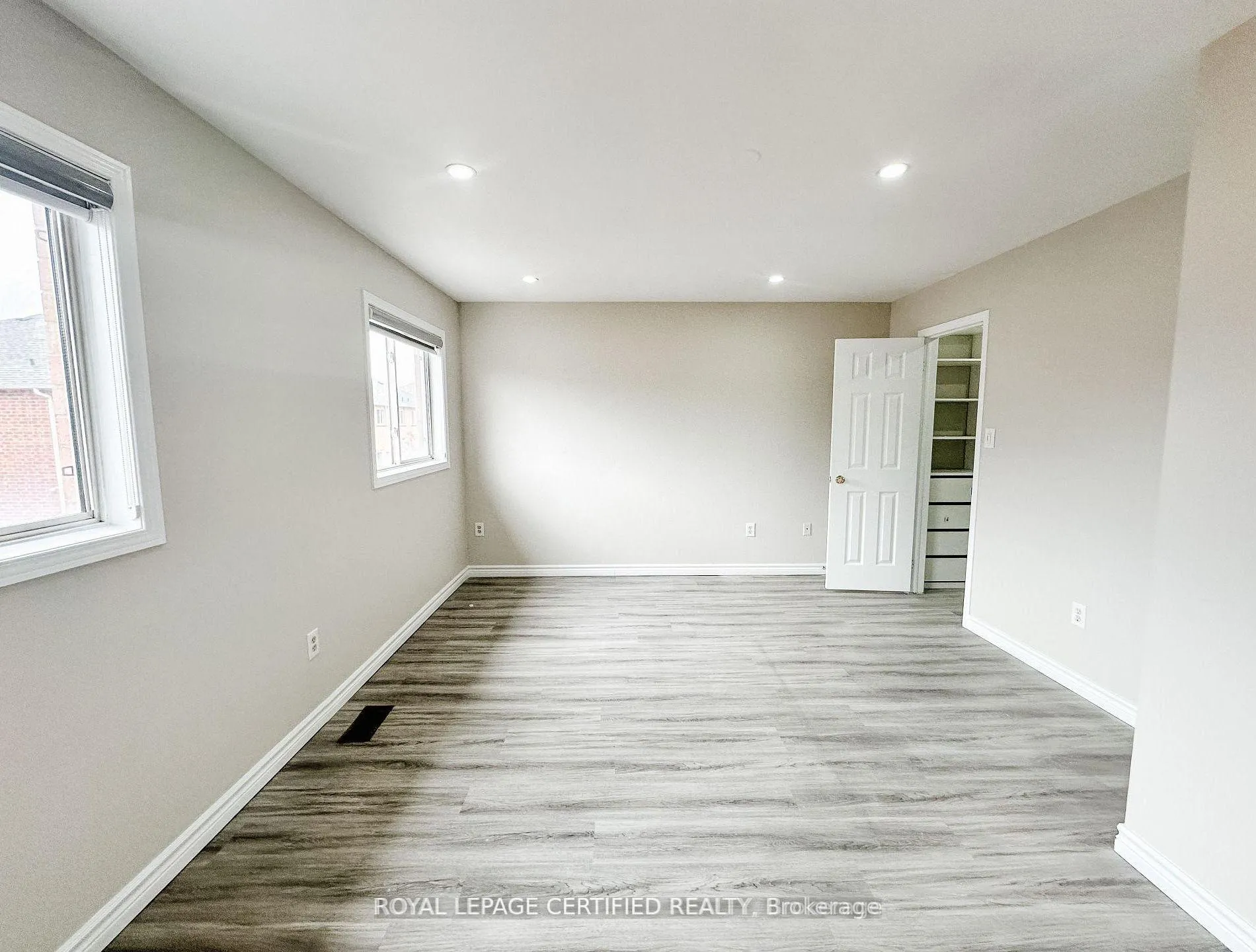 Photo 21 of 30 Lucerne Drive, Vaughan, Vellore Village — HOMEH