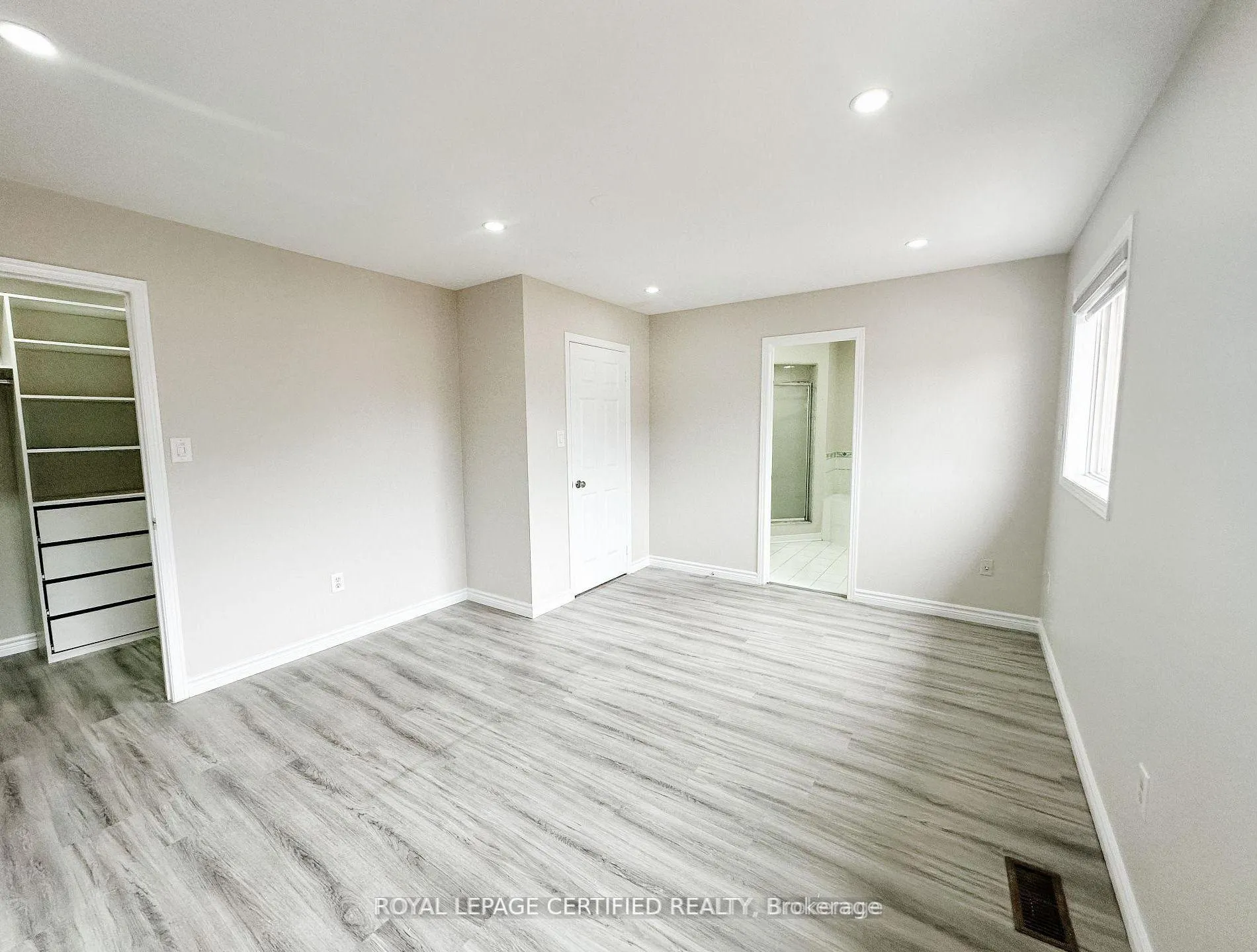 Photo 22 of 30 Lucerne Drive, Vaughan, Vellore Village — HOMEH