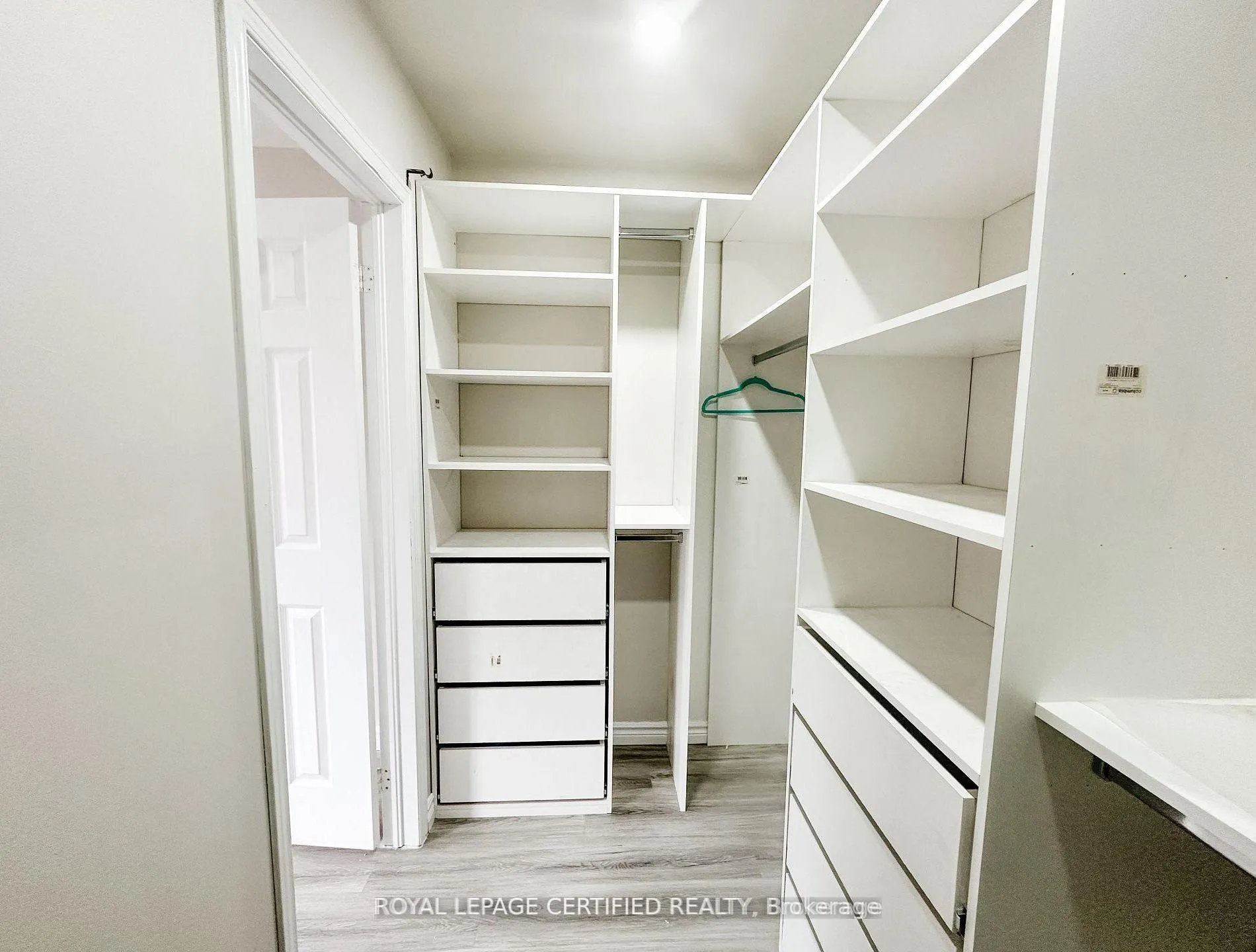 Photo 25 of 30 Lucerne Drive, Vaughan, Vellore Village — HOMEH