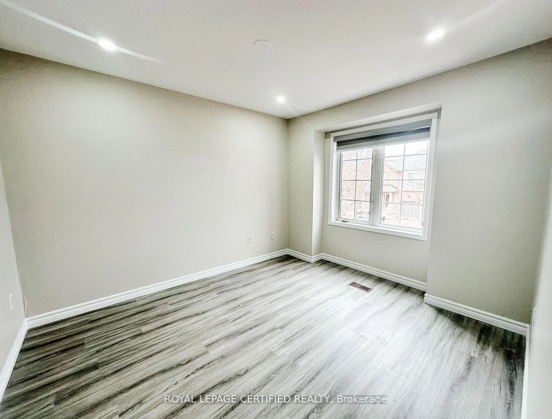 Photo 29 of 30 Lucerne Drive, Vaughan, Vellore Village — HOMEH