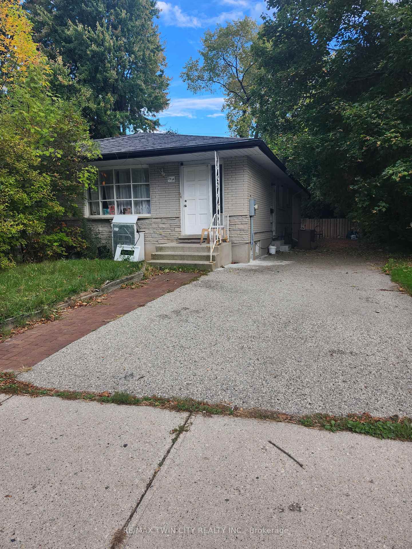 Photo 2 of Unit Lower, 197B Cedarvale Crescent, Waterloo — HOMEH