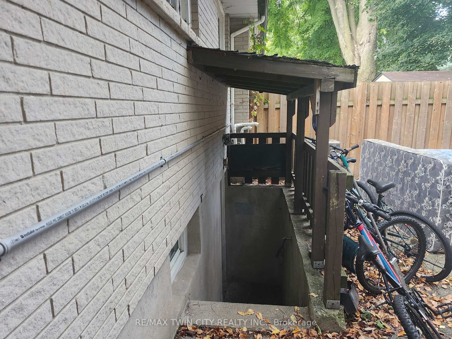 Photo 22 of Unit Lower, 197B Cedarvale Crescent, Waterloo — HOMEH