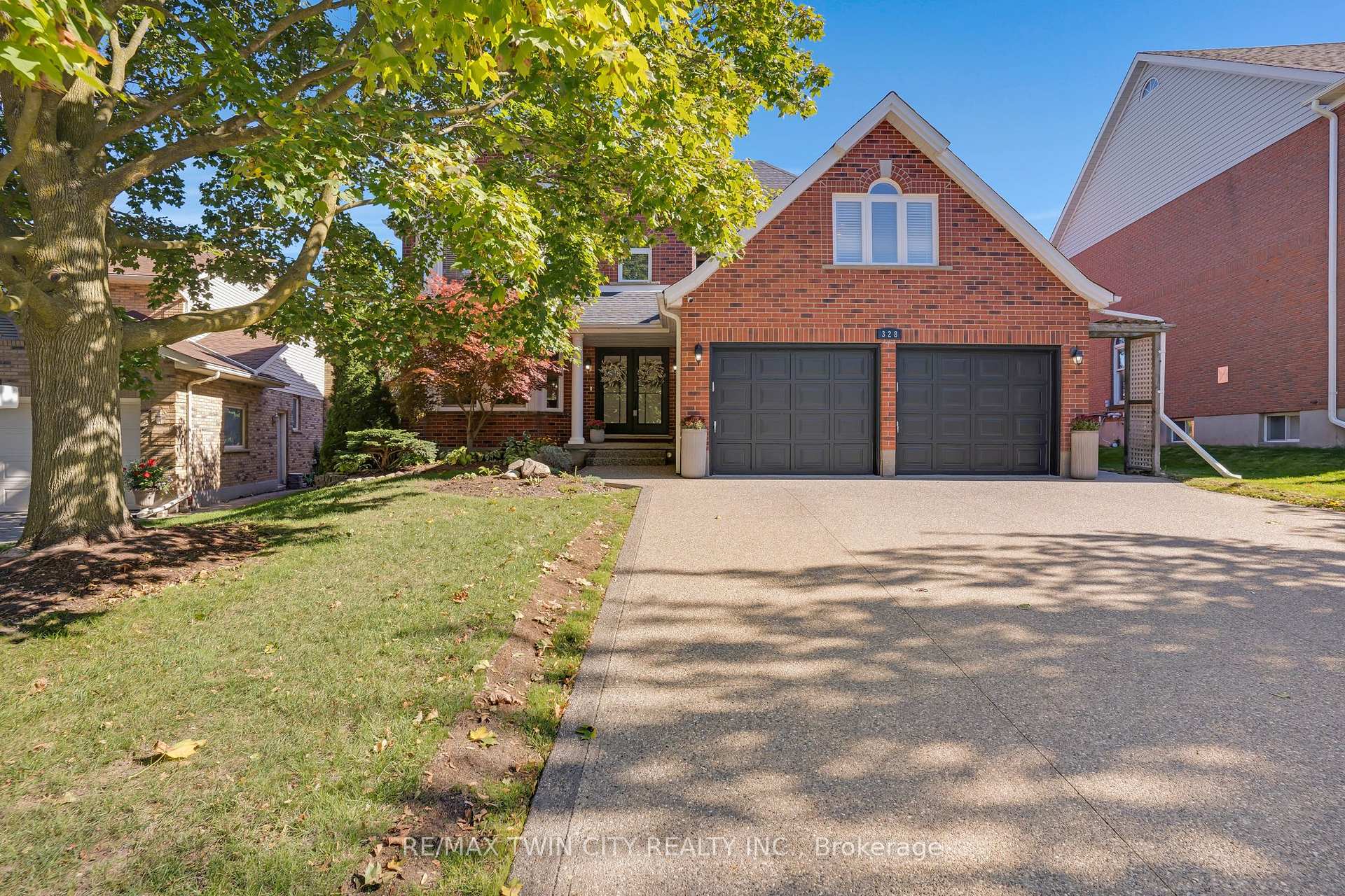 Photo 1 of 328 Wyecroft Boulevard, Waterloo — HOMEH