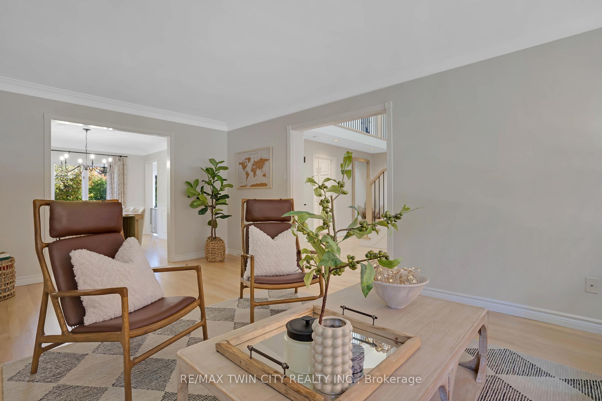 Photo 8 of 328 Wyecroft Boulevard, Waterloo — HOMEH
