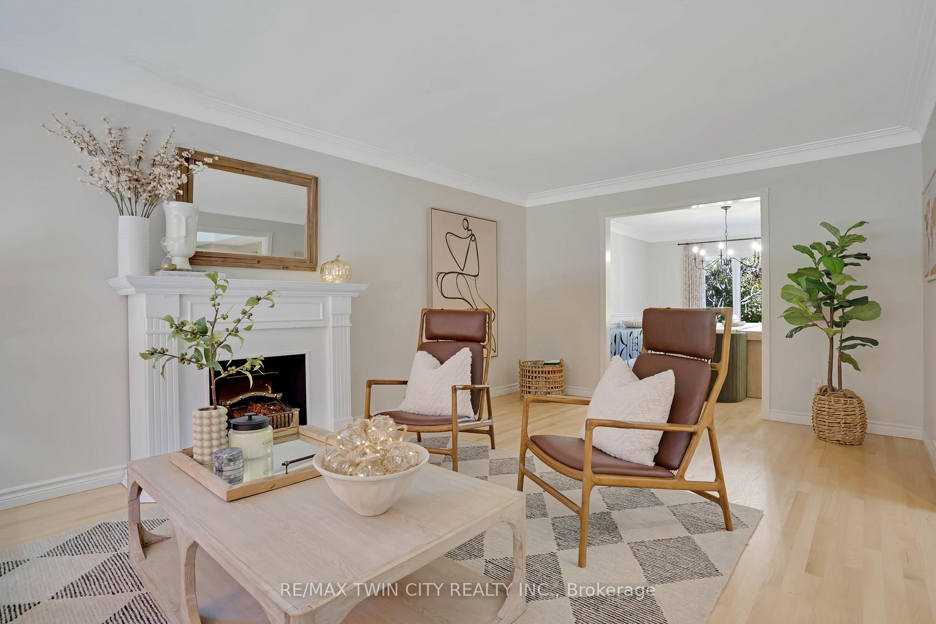 Photo 9 of 328 Wyecroft Boulevard, Waterloo — HOMEH