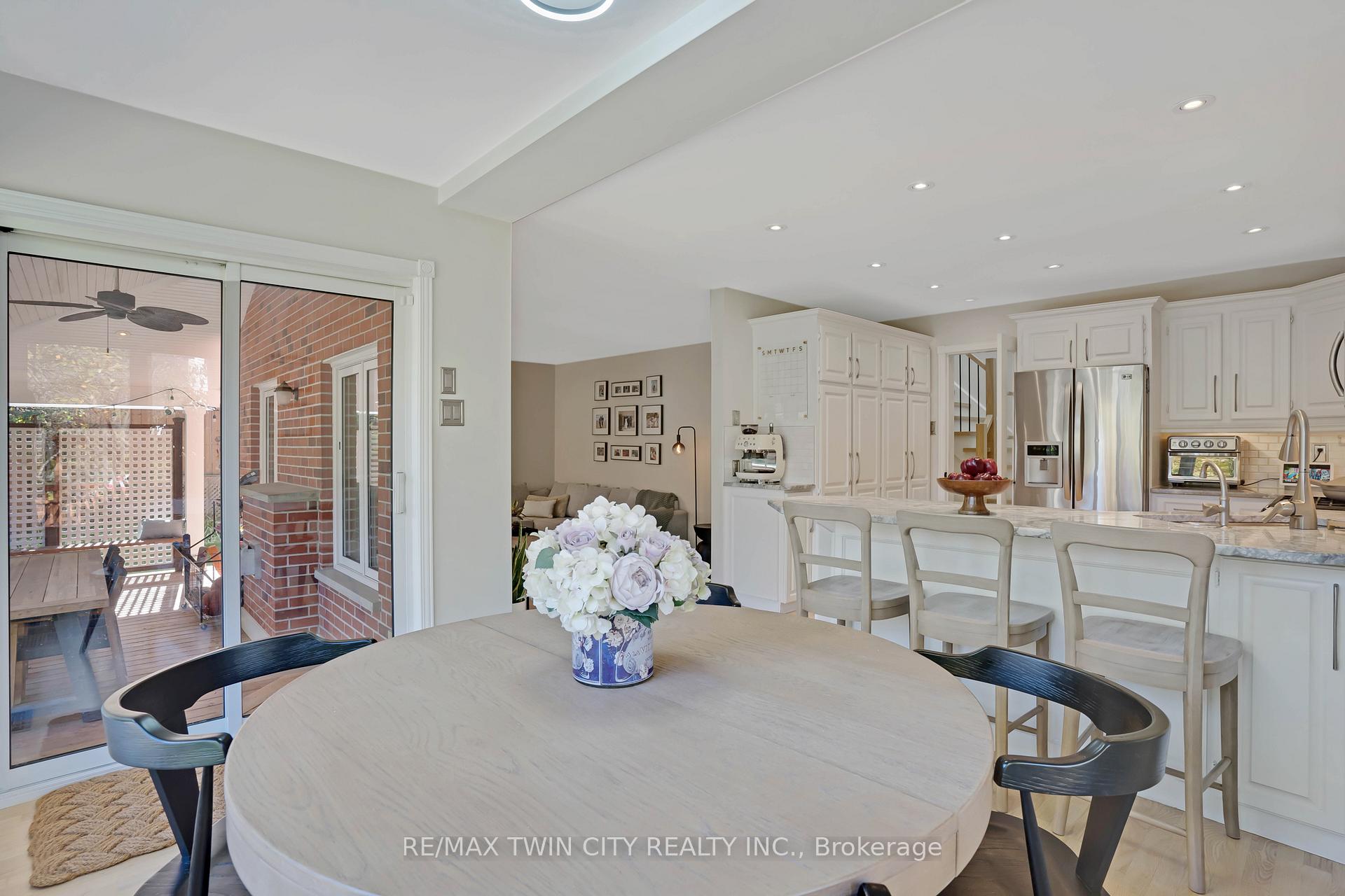 Photo 12 of 328 Wyecroft Boulevard, Waterloo — HOMEH