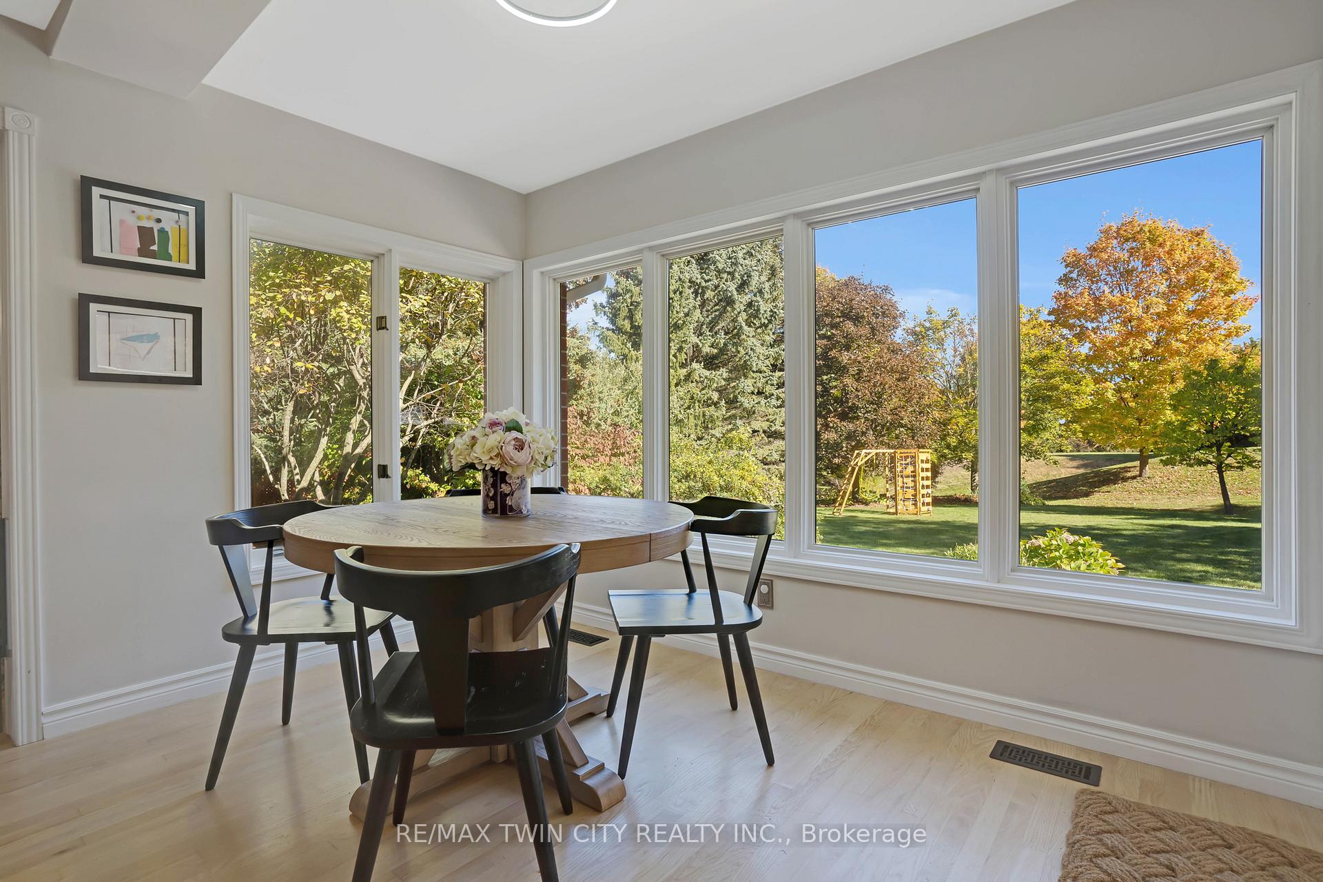 Photo 18 of 328 Wyecroft Boulevard, Waterloo — HOMEH
