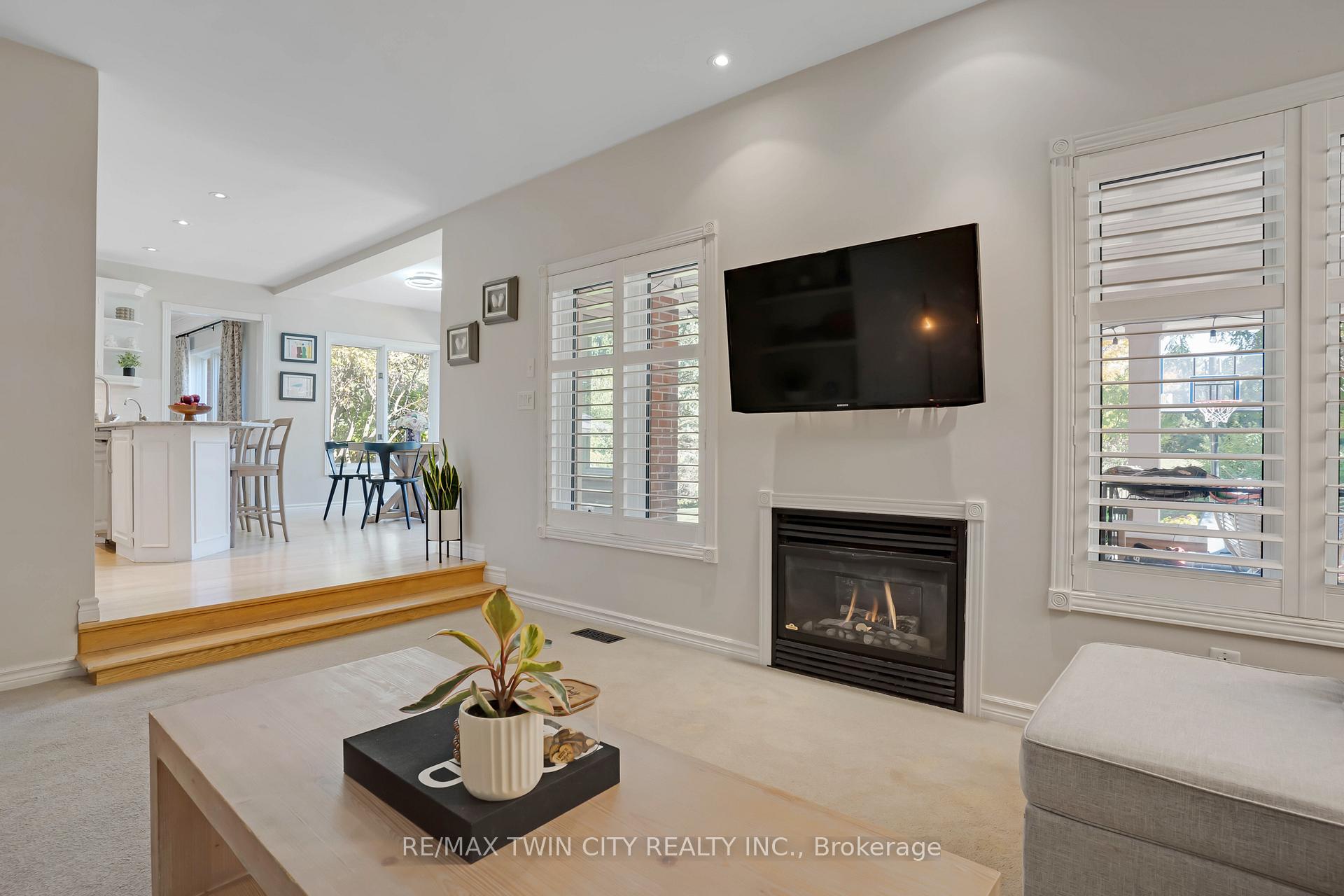 Photo 20 of 328 Wyecroft Boulevard, Waterloo — HOMEH