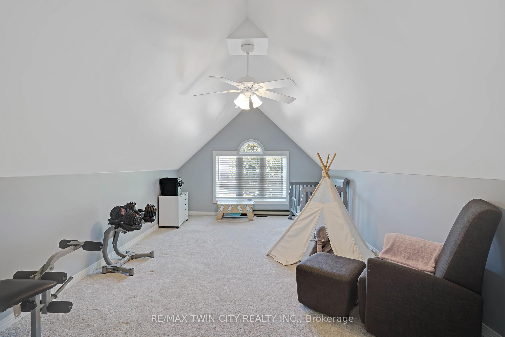 Photo 24 of 328 Wyecroft Boulevard, Waterloo — HOMEH