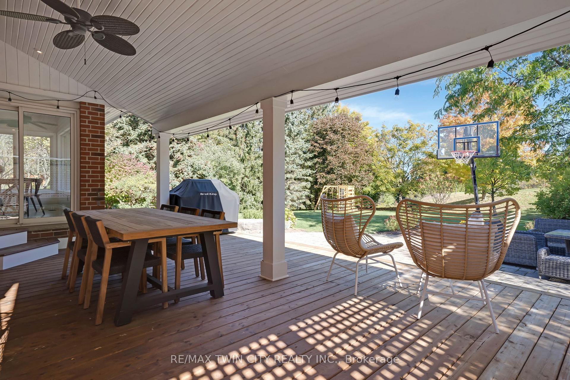 Photo 40 of 328 Wyecroft Boulevard, Waterloo — HOMEH