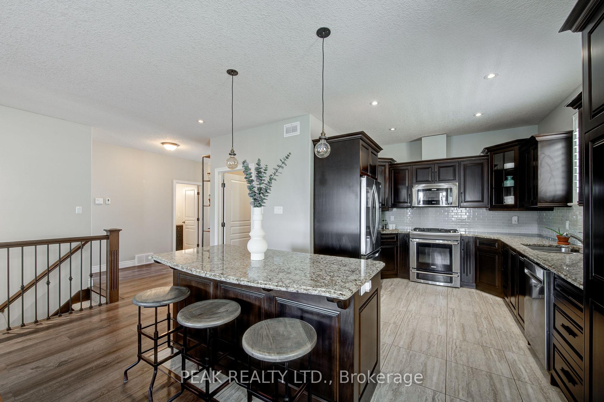 Photo 21 of 98 Gerber Meadows Drive, Wellesley — HOMEH