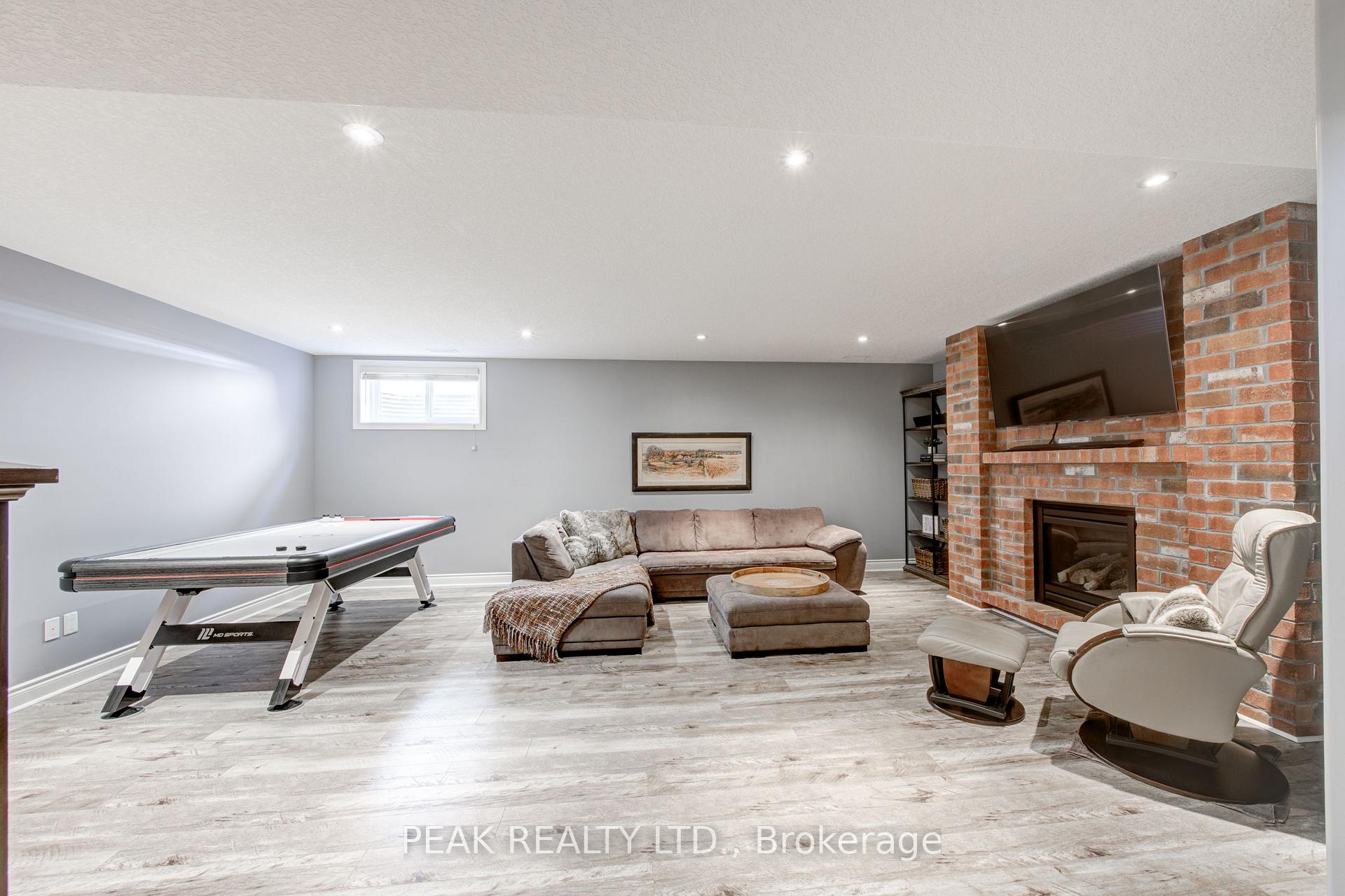 Photo 24 of 98 Gerber Meadows Drive, Wellesley — HOMEH