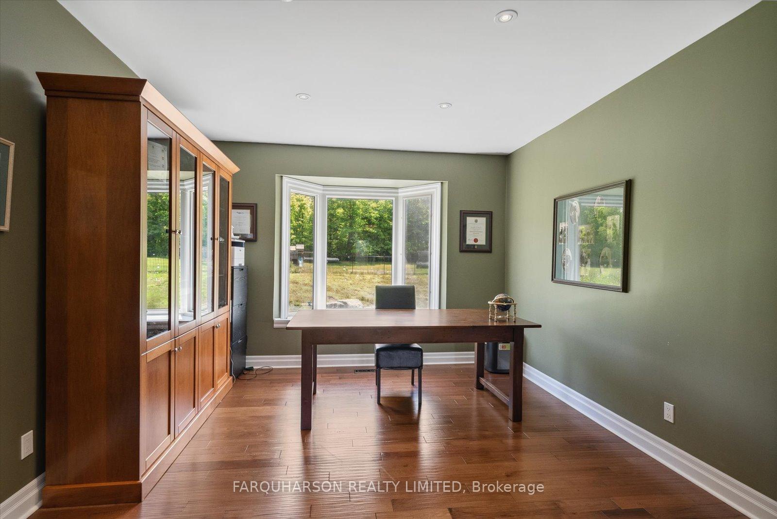 Photo 12 of 23 Silver Spring Crescent, Uxbridge, Rural Uxbridge — HOMEH