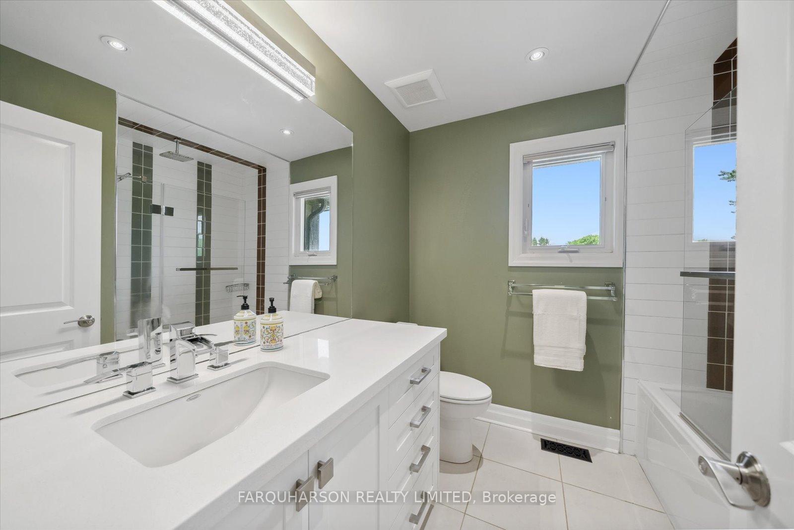 Photo 18 of 23 Silver Spring Crescent, Uxbridge, Rural Uxbridge — HOMEH