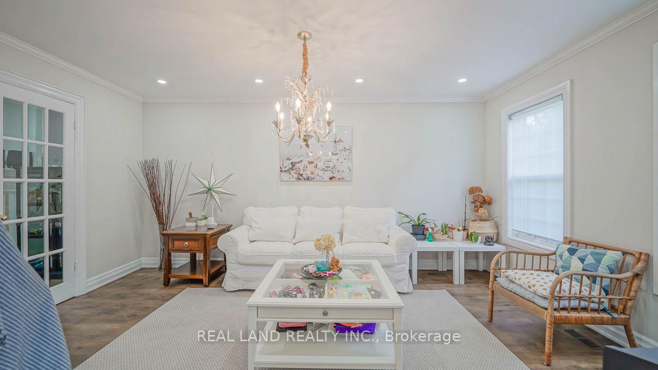 Photo 8 of 10 Timpson Drive, Aurora, Aurora Highlands — HOMEH