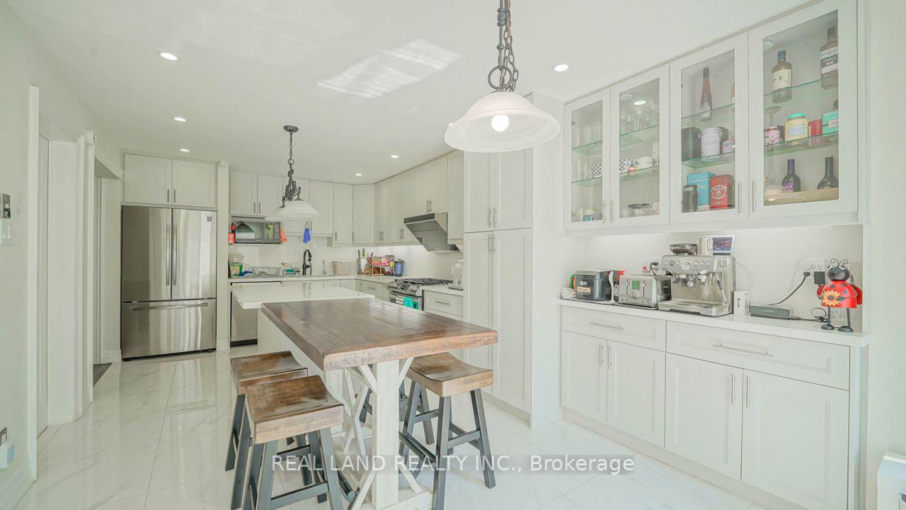 Photo 16 of 10 Timpson Drive, Aurora, Aurora Highlands — HOMEH
