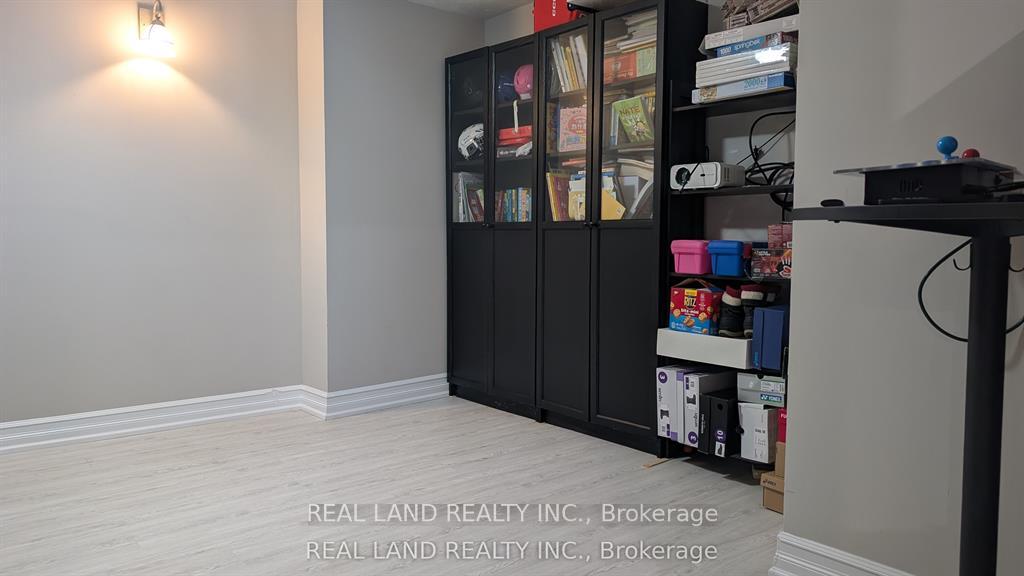Photo 38 of 10 Timpson Drive, Aurora, Aurora Highlands — HOMEH