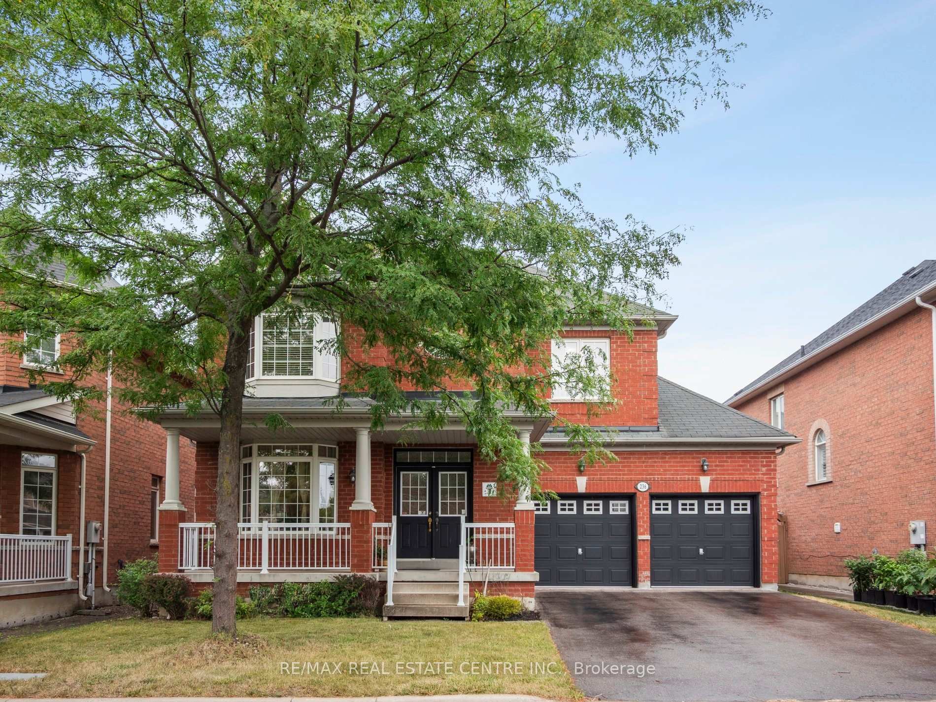 Photo 2 of 236 St Urbain Drive, Vaughan, Vellore Village — HOMEH