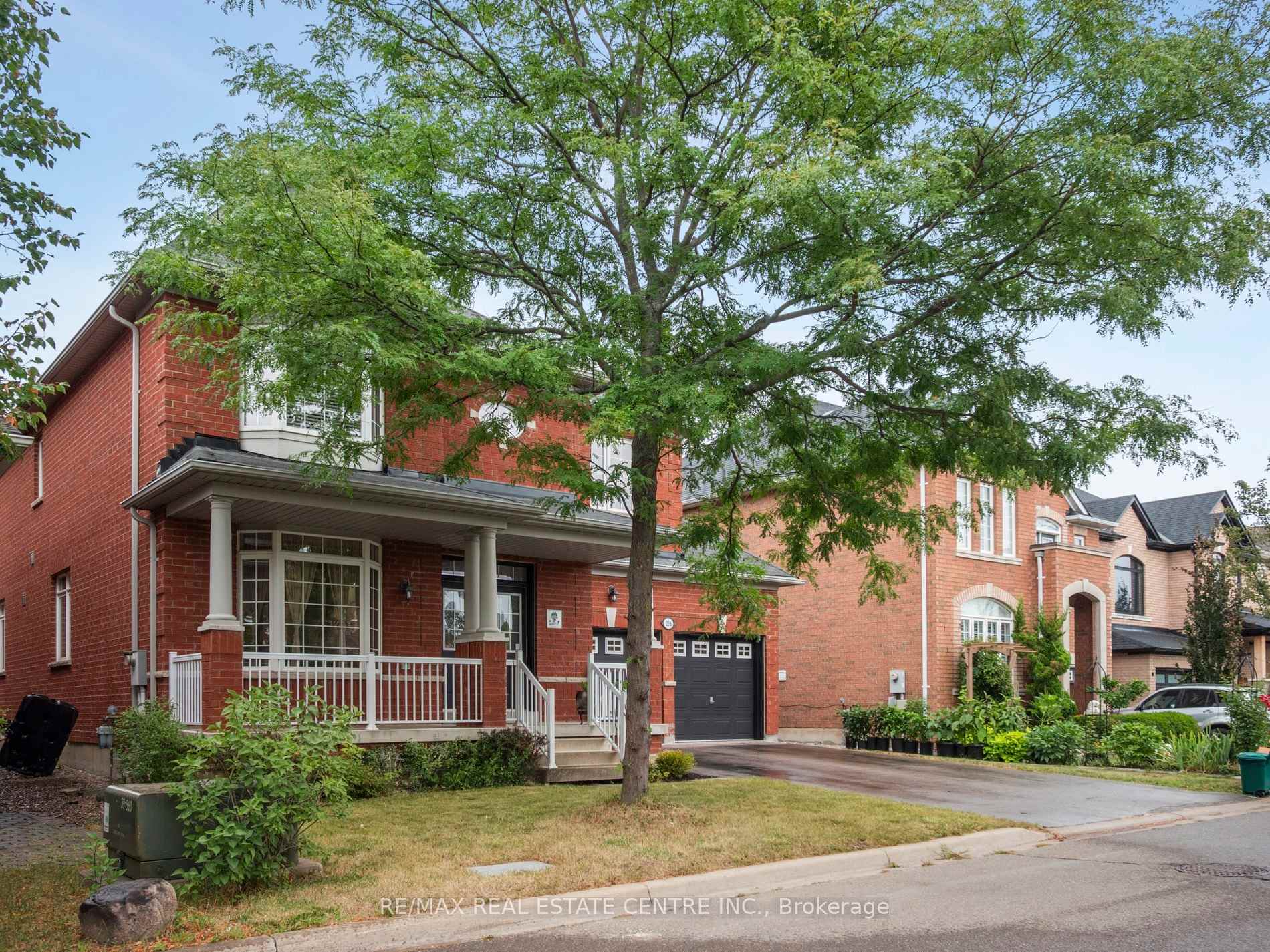 Photo 3 of 236 St Urbain Drive, Vaughan, Vellore Village — HOMEH