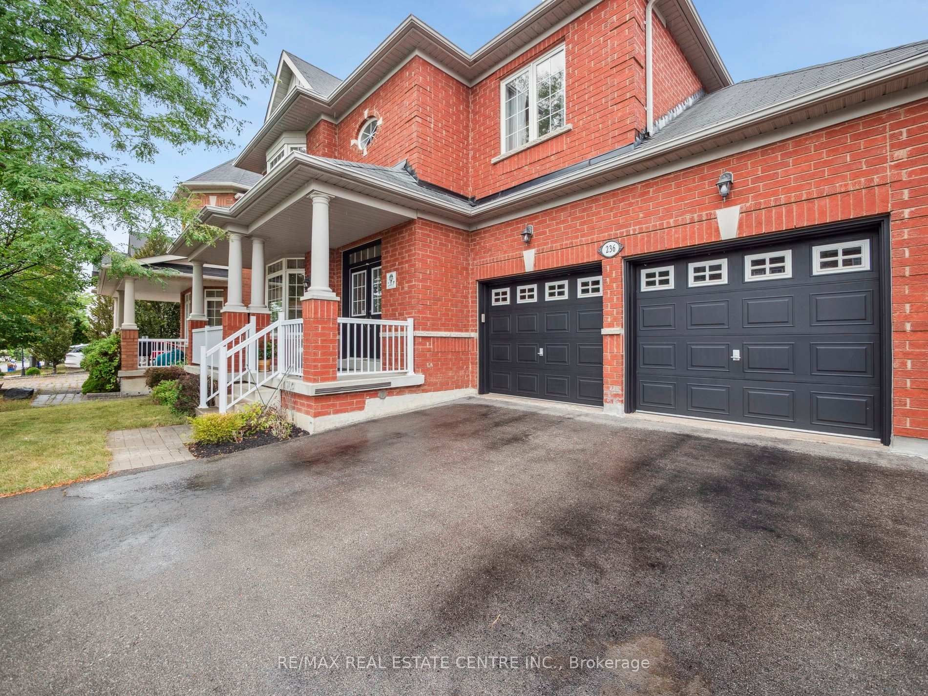 Photo 4 of 236 St Urbain Drive, Vaughan, Vellore Village — HOMEH