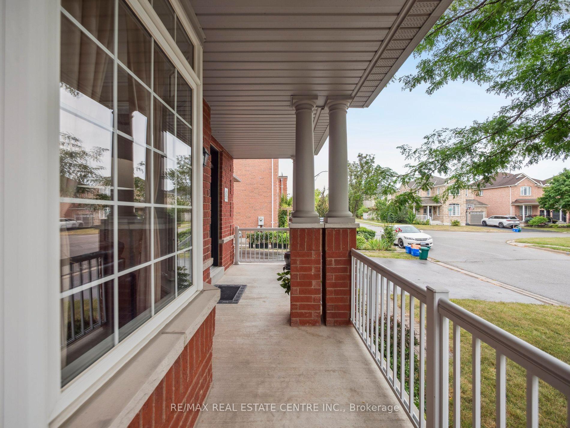 Photo 7 of 236 St Urbain Drive, Vaughan, Vellore Village — HOMEH