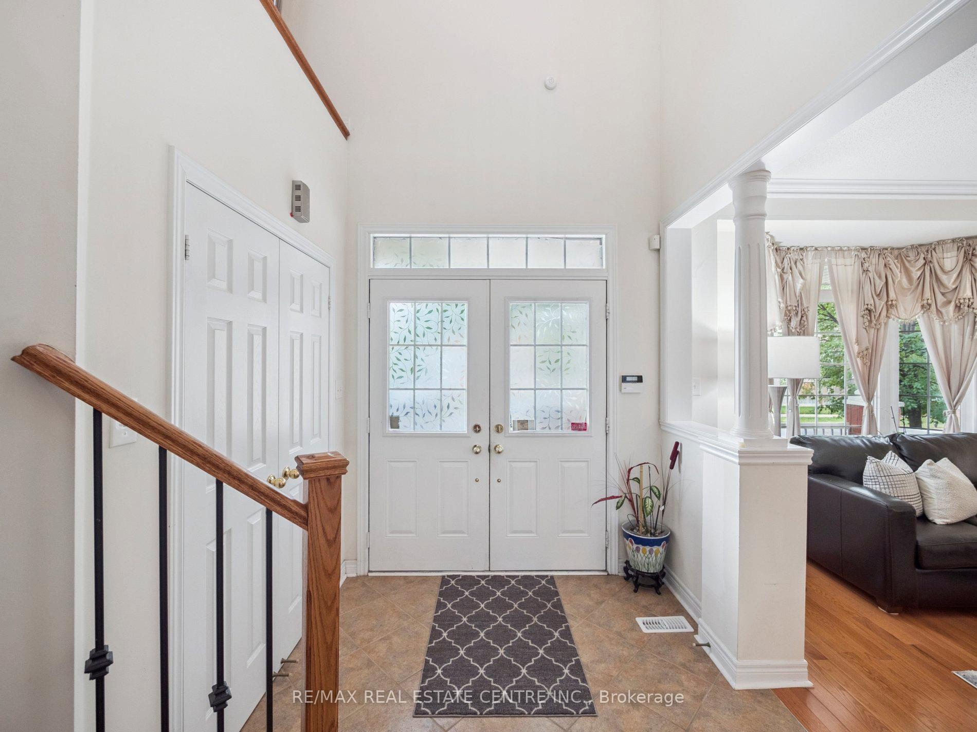 Photo 9 of 236 St Urbain Drive, Vaughan, Vellore Village — HOMEH