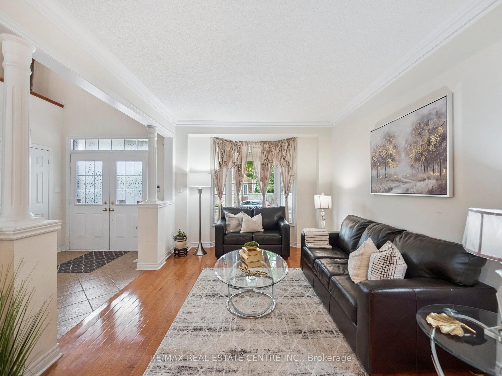 Photo 10 of 236 St Urbain Drive, Vaughan, Vellore Village — HOMEH