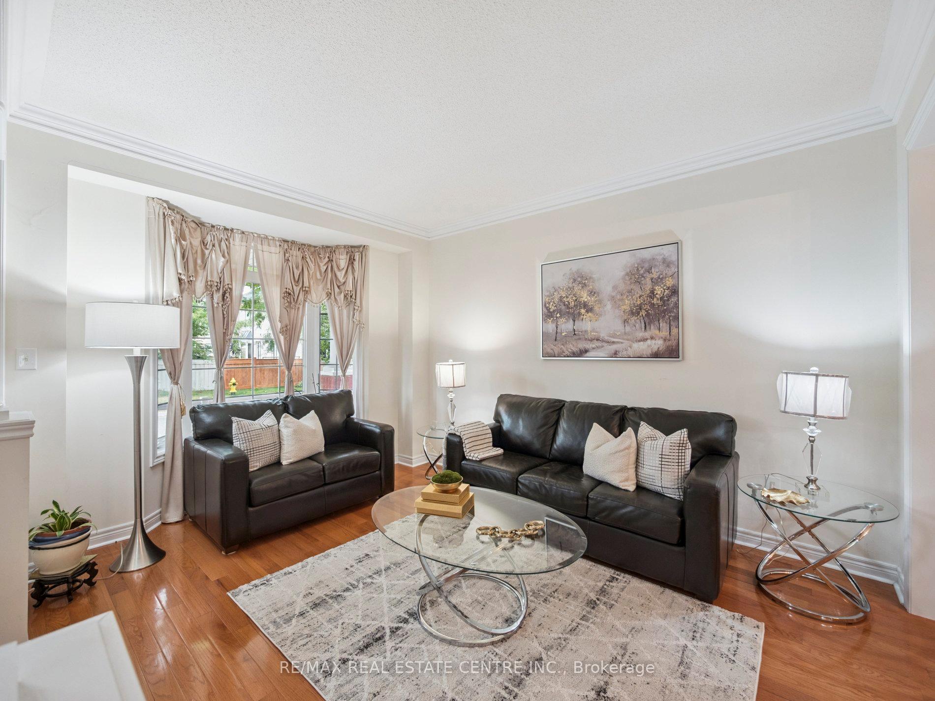 Photo 11 of 236 St Urbain Drive, Vaughan, Vellore Village — HOMEH
