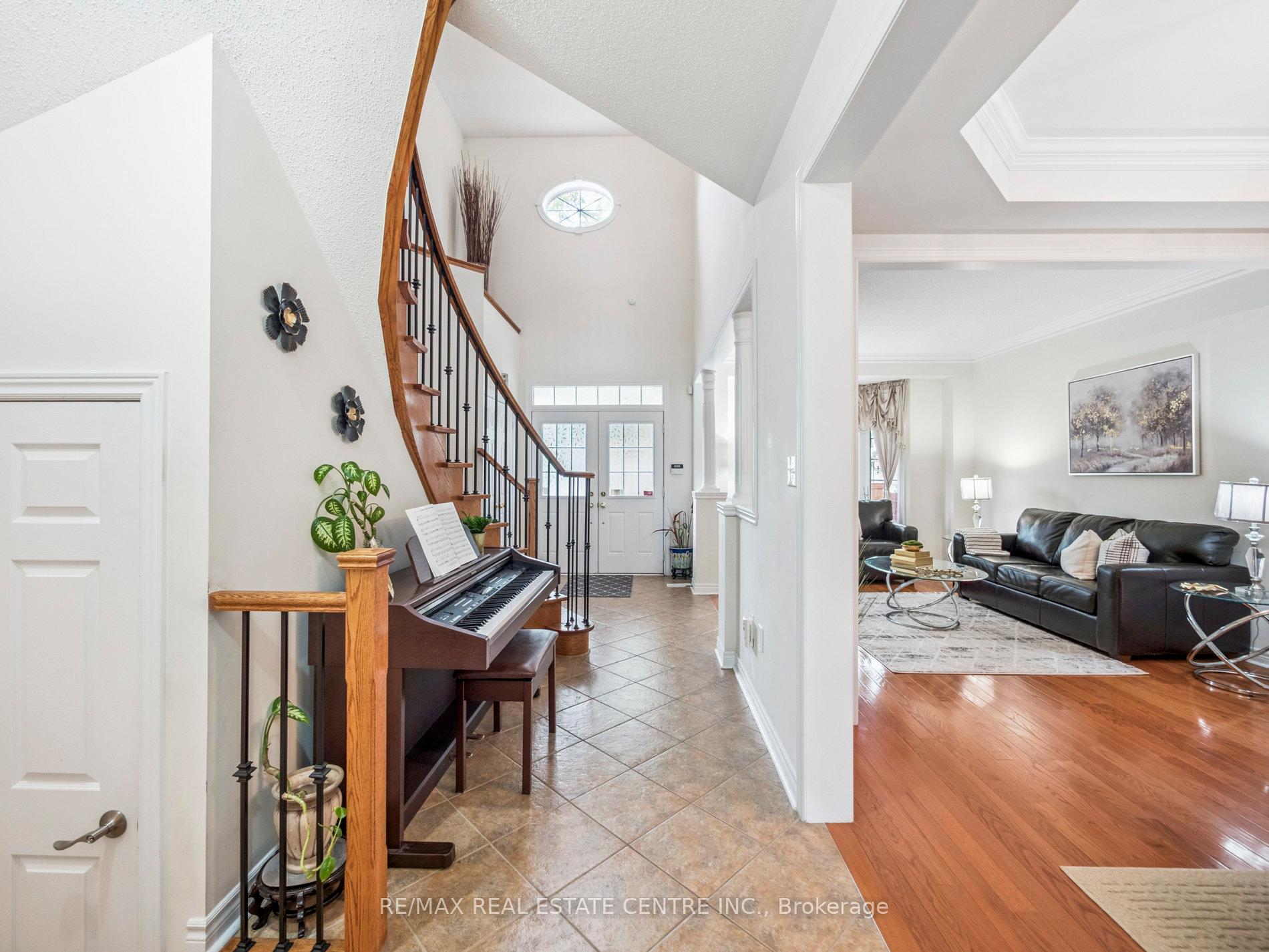 Photo 18 of 236 St Urbain Drive, Vaughan, Vellore Village — HOMEH
