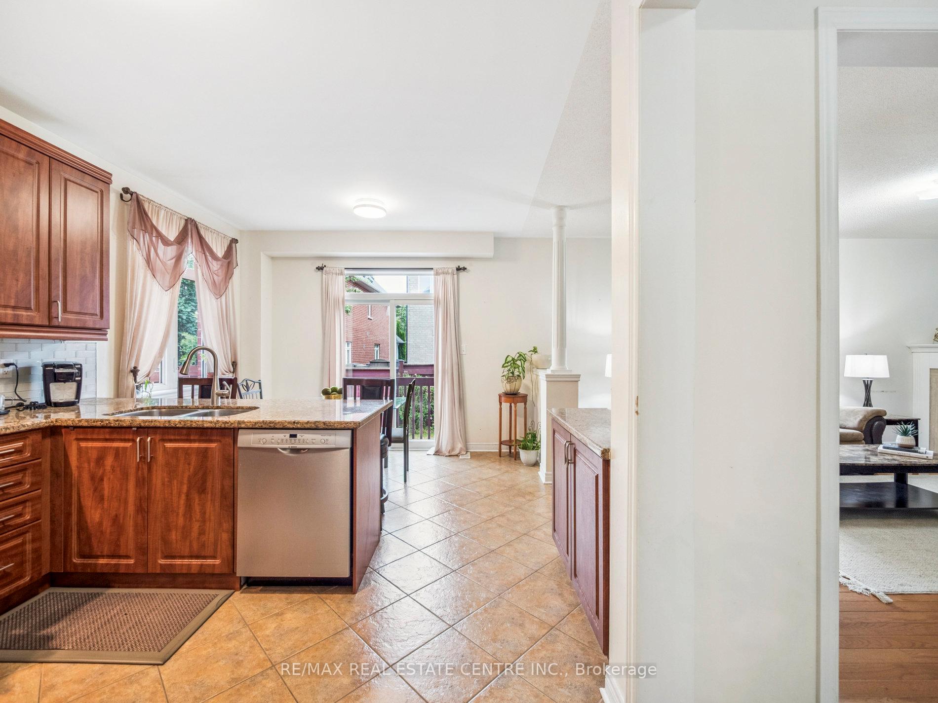 Photo 19 of 236 St Urbain Drive, Vaughan, Vellore Village — HOMEH