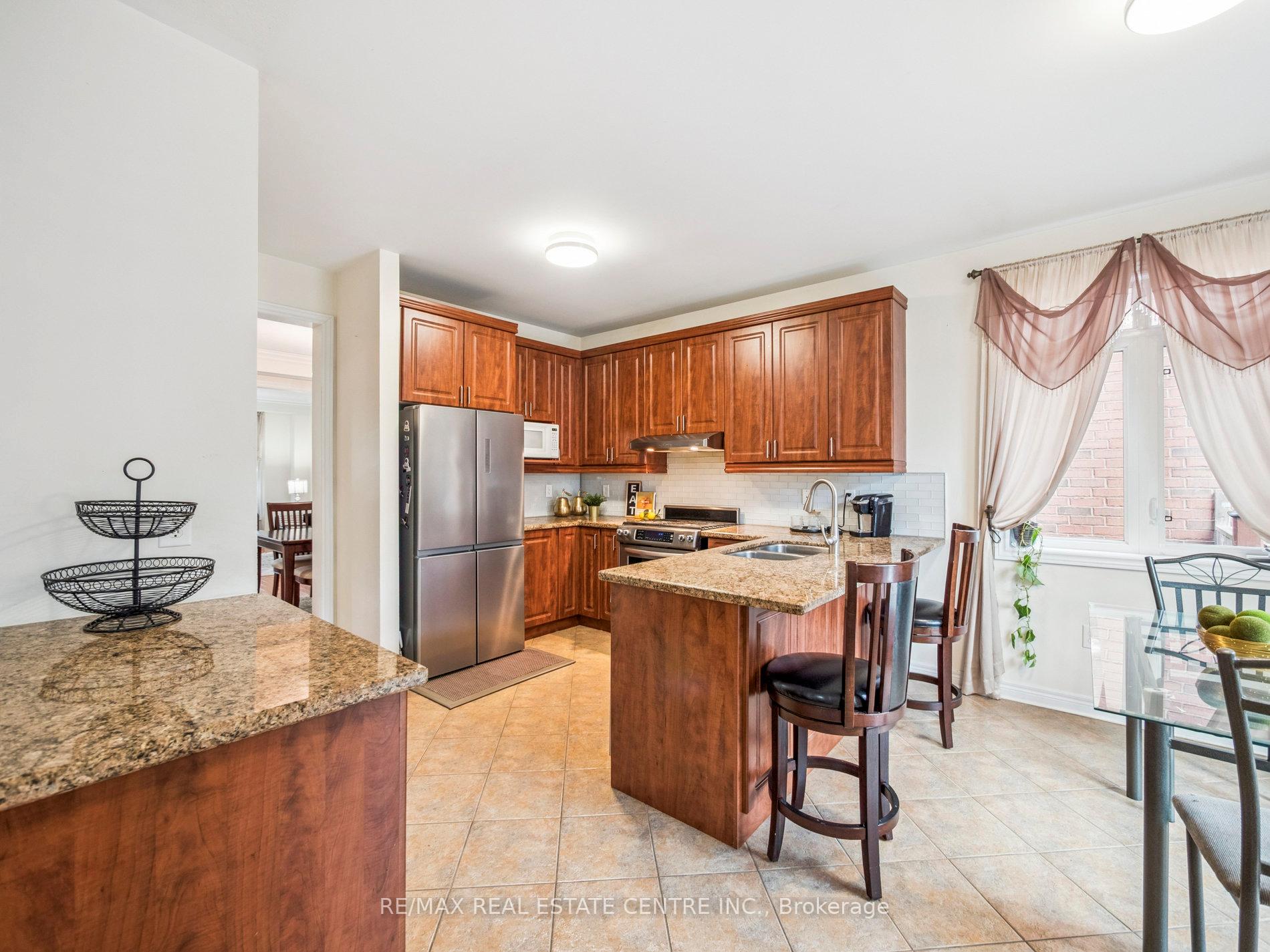 Photo 22 of 236 St Urbain Drive, Vaughan, Vellore Village — HOMEH