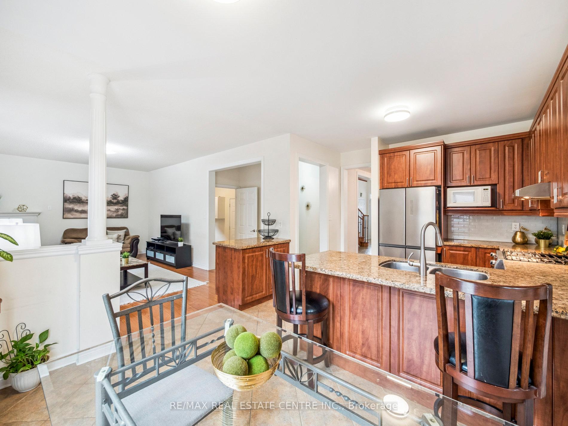 Photo 23 of 236 St Urbain Drive, Vaughan, Vellore Village — HOMEH