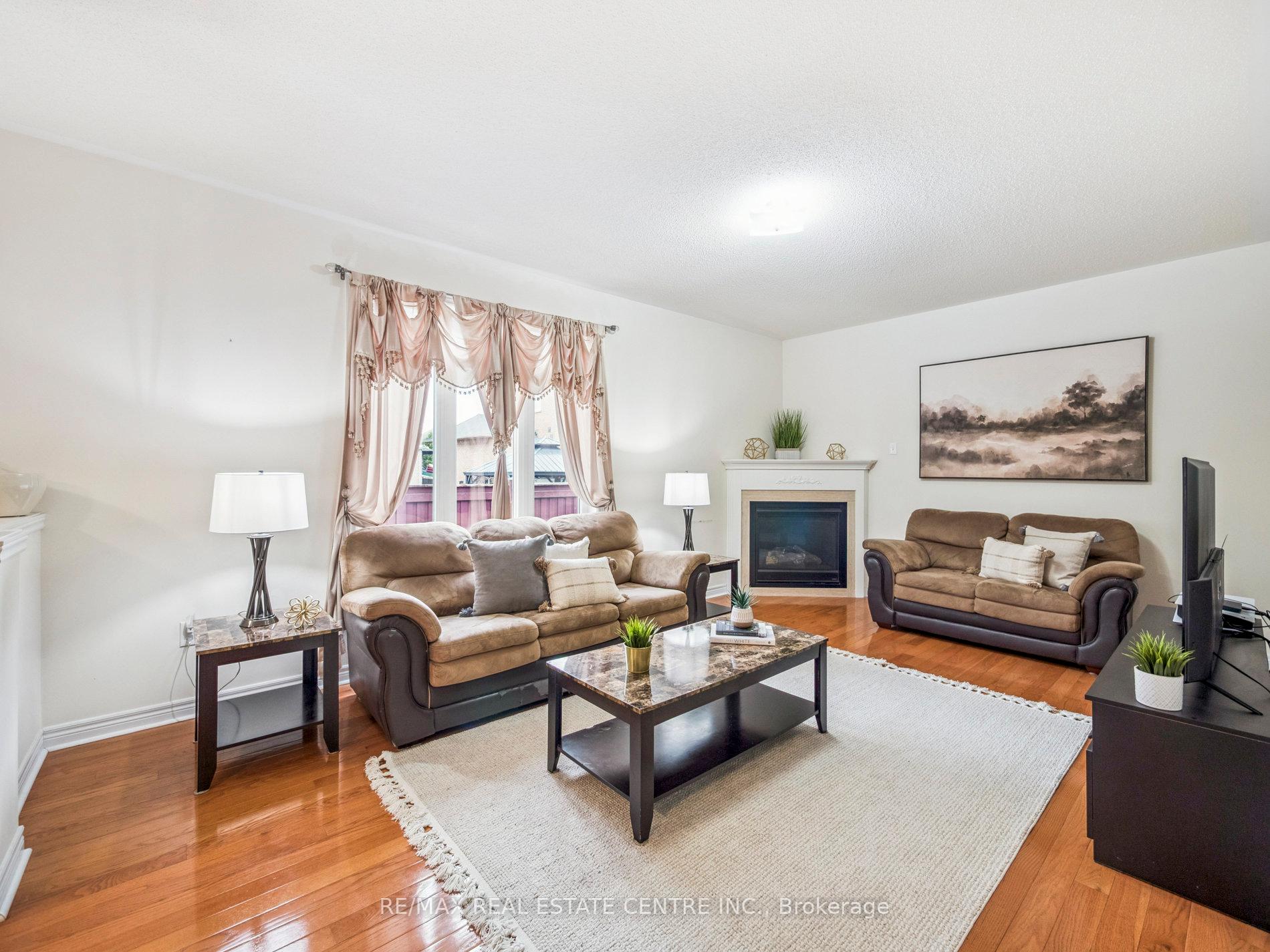 Photo 28 of 236 St Urbain Drive, Vaughan, Vellore Village — HOMEH