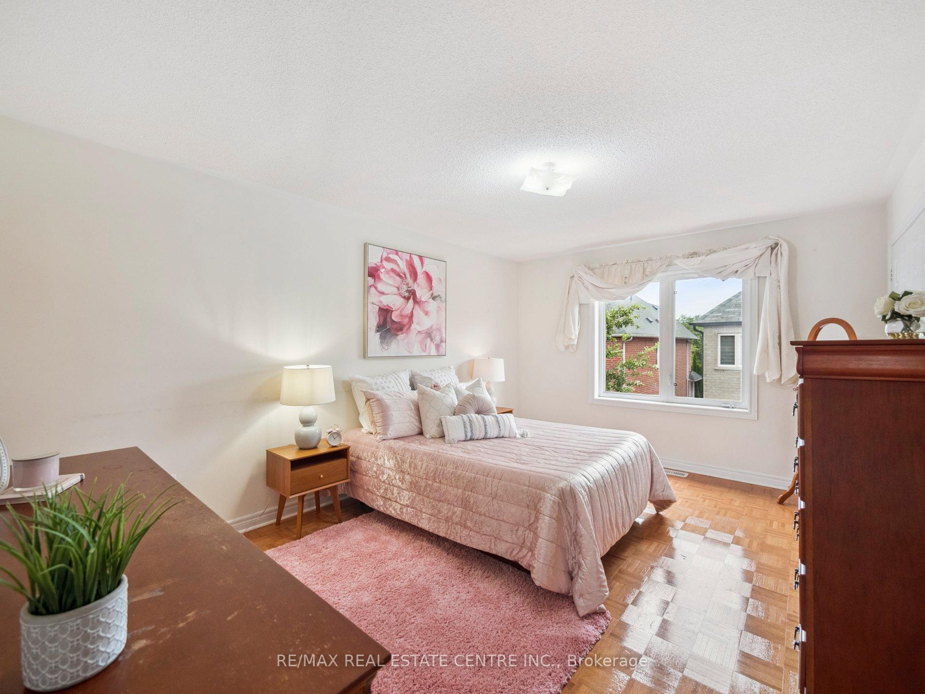 Photo 39 of 236 St Urbain Drive, Vaughan, Vellore Village — HOMEH