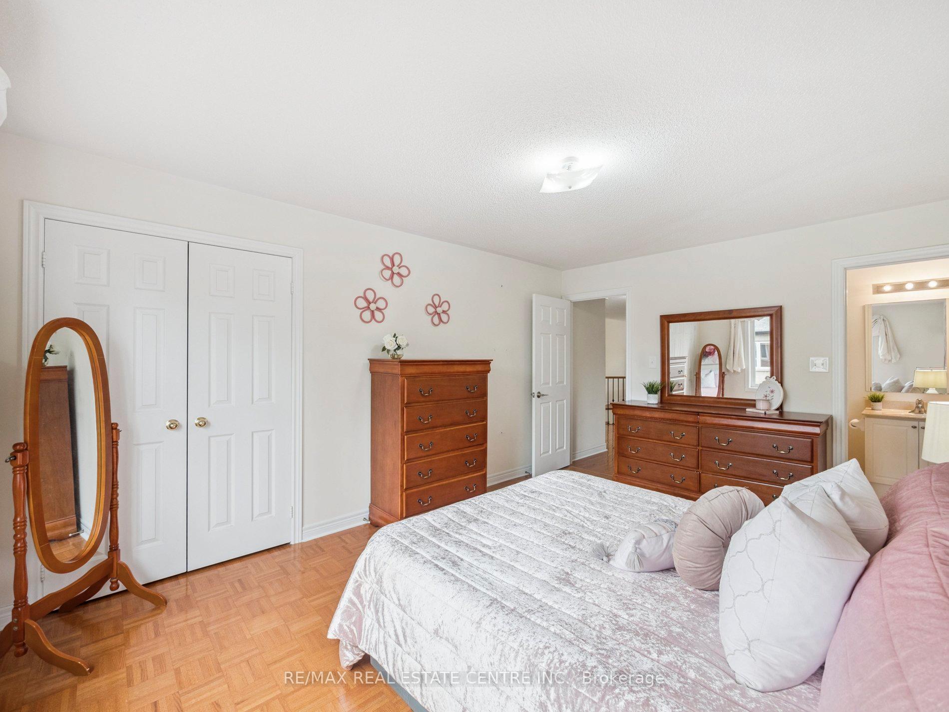 Photo 40 of 236 St Urbain Drive, Vaughan, Vellore Village — HOMEH
