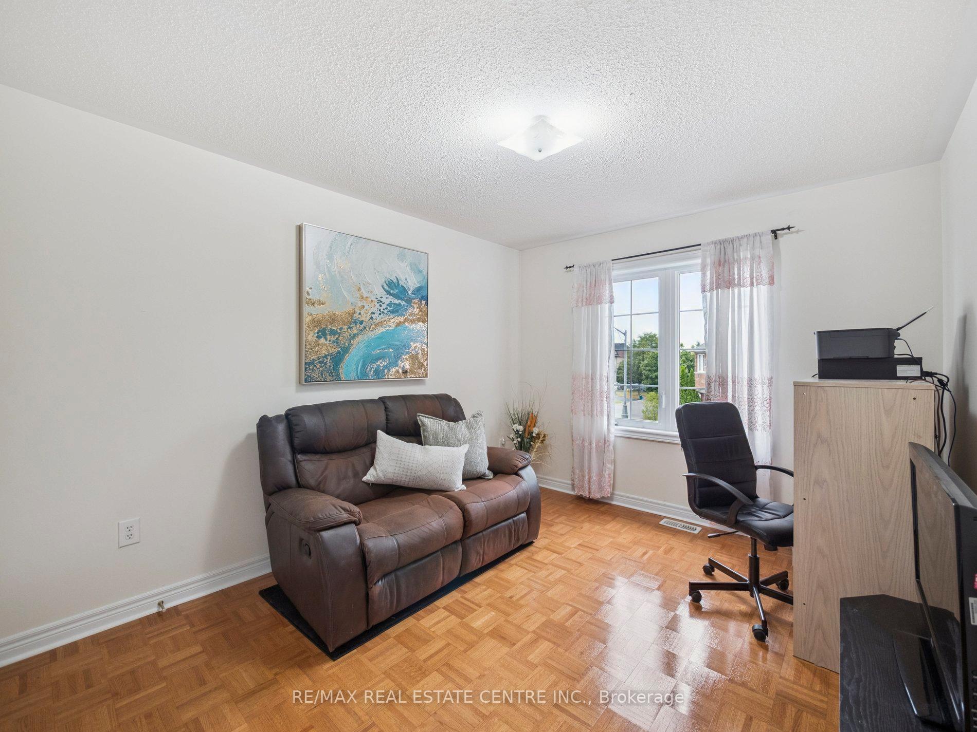 Photo 42 of 236 St Urbain Drive, Vaughan, Vellore Village — HOMEH