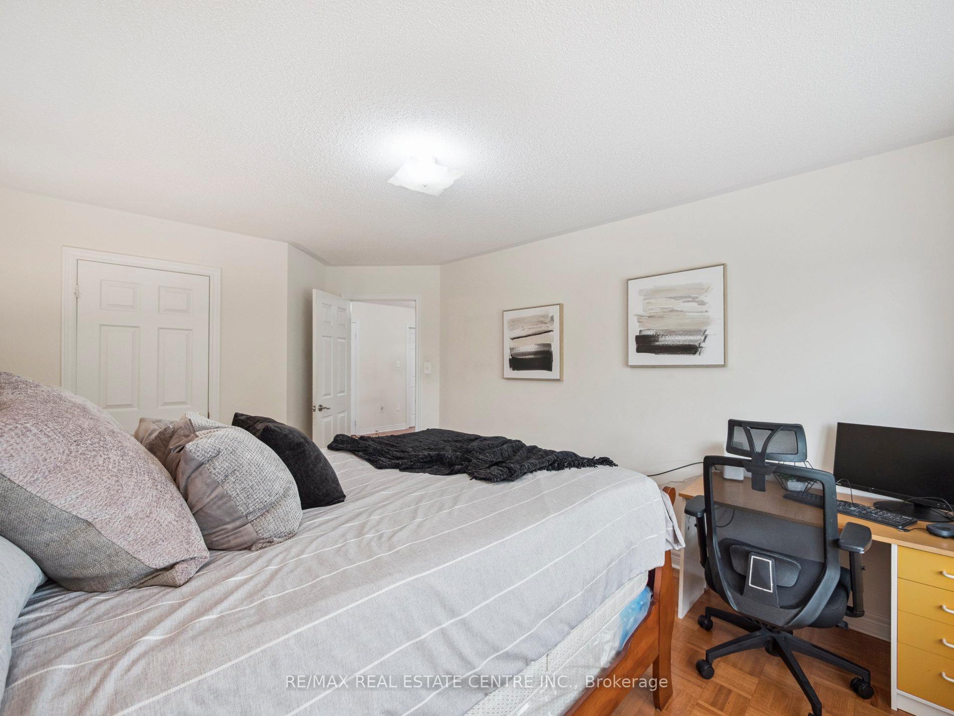 Photo 45 of 236 St Urbain Drive, Vaughan, Vellore Village — HOMEH