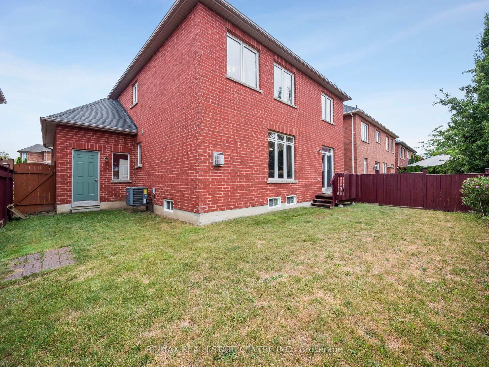 Photo 46 of 236 St Urbain Drive, Vaughan, Vellore Village — HOMEH