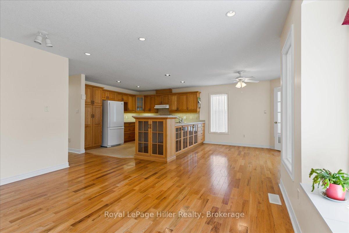 Photo 14 of 52 Lawrence Street, Wellesley — HOMEH