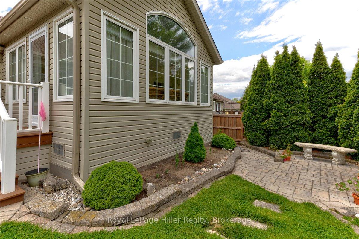 Photo 44 of 52 Lawrence Street, Wellesley — HOMEH