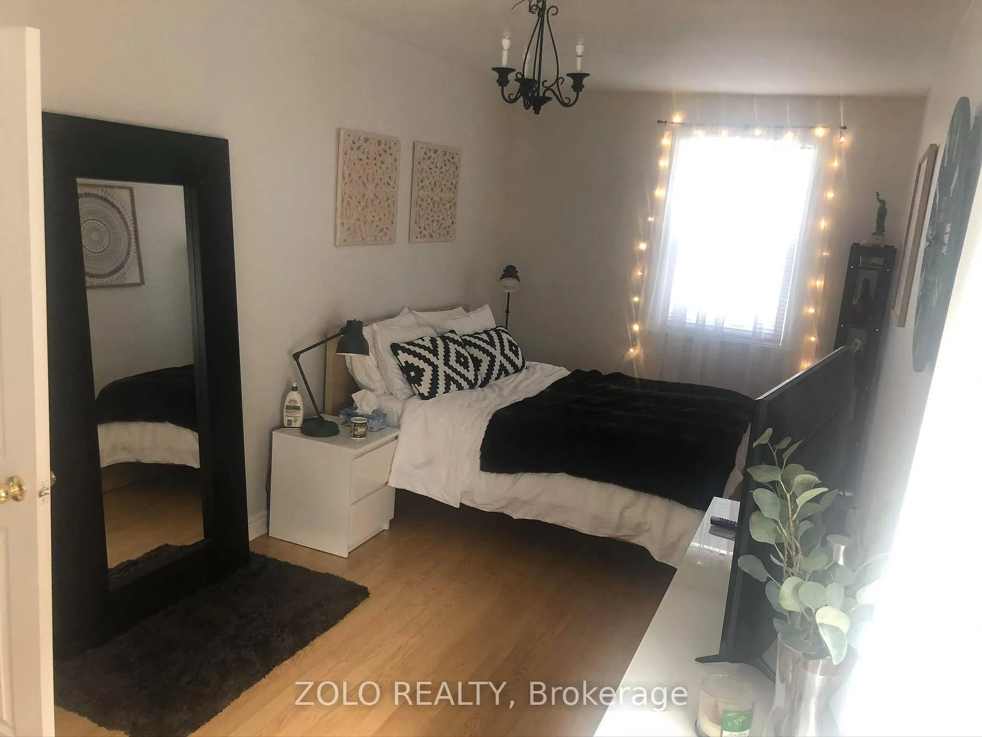 Photo 4 of 39 Ellerby Square N, Vaughan, West Woodbridge — HOMEH