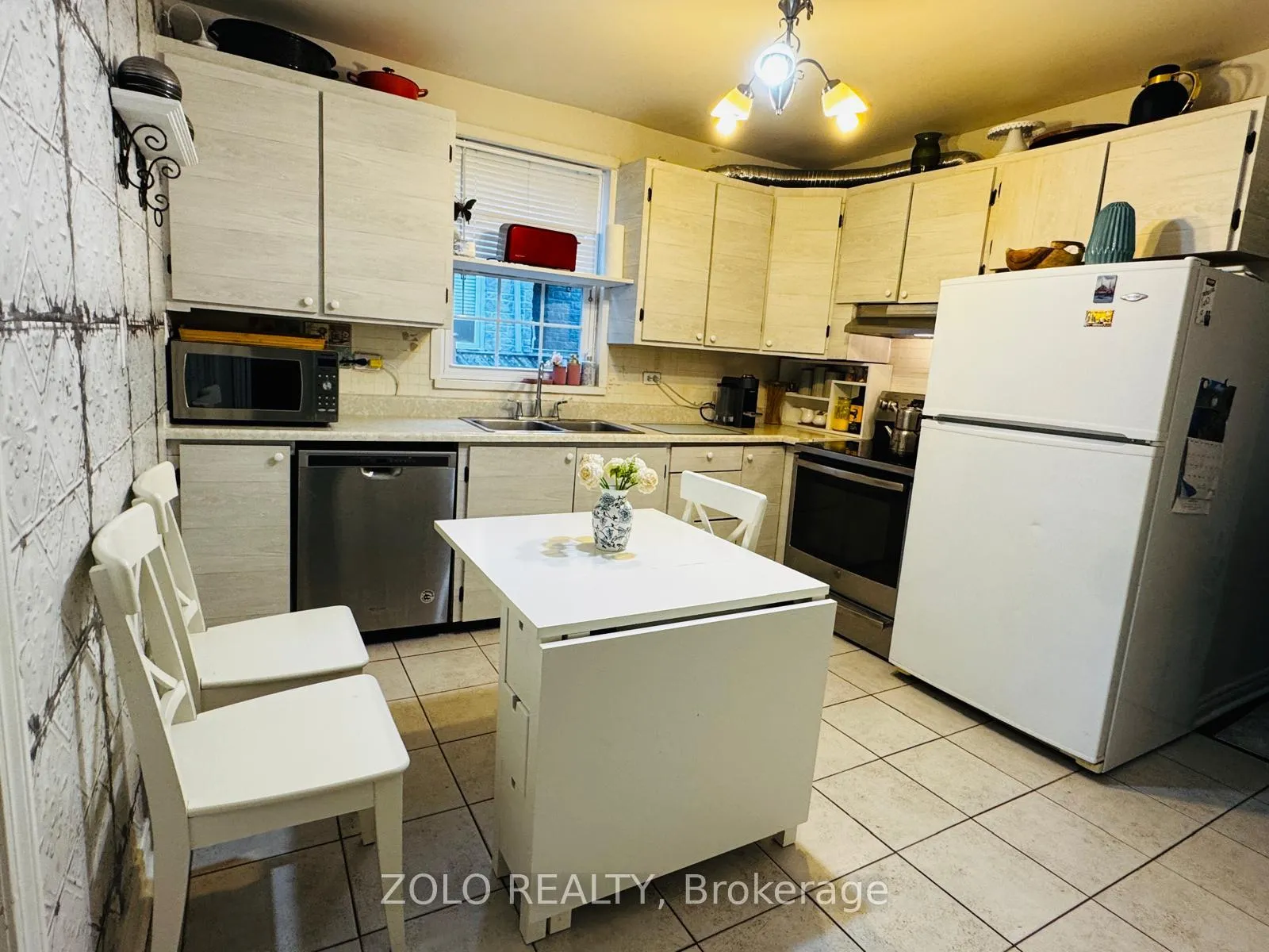 Photo 5 of 39 Ellerby Square N, Vaughan, West Woodbridge — HOMEH