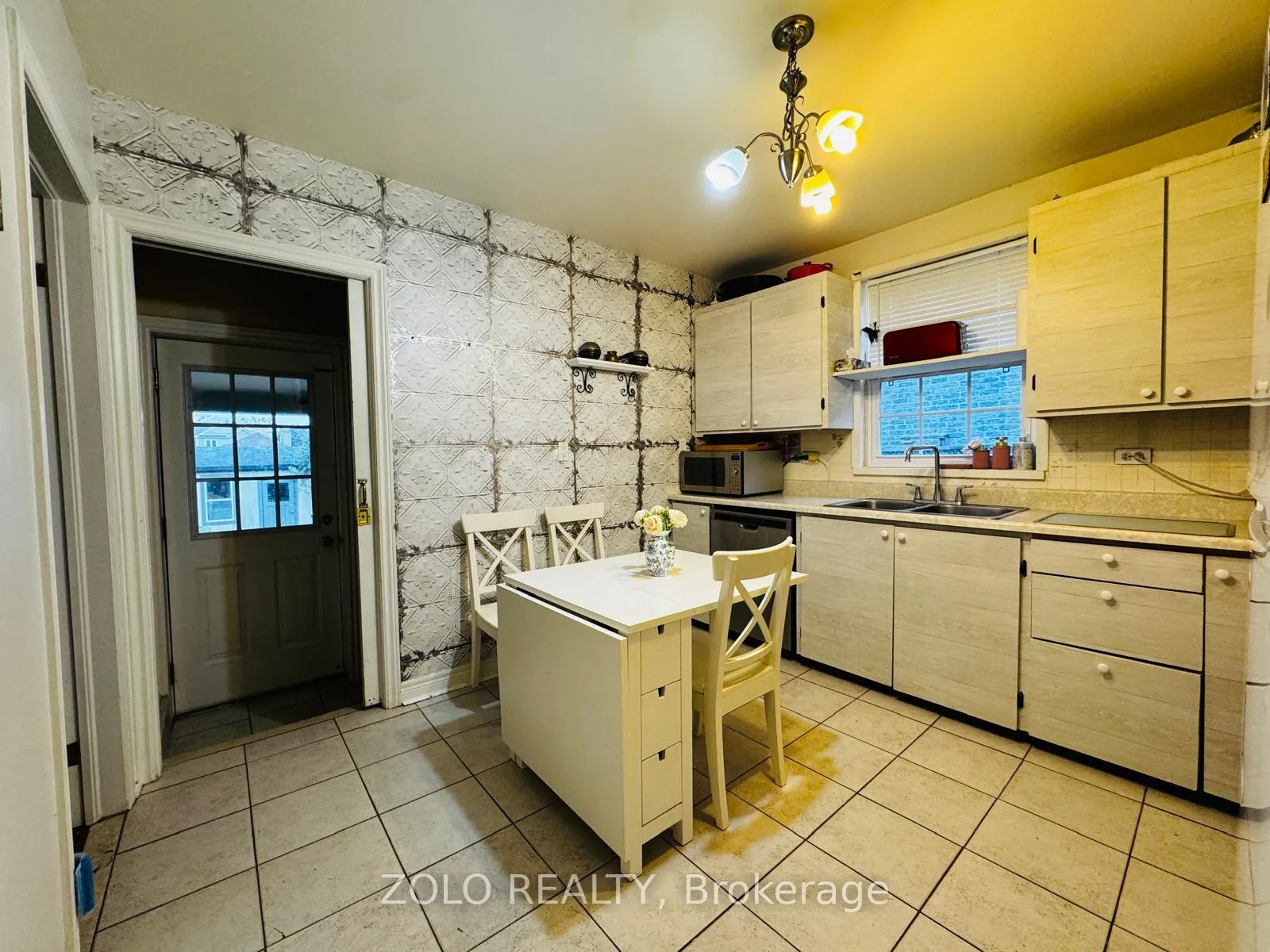Photo 6 of 39 Ellerby Square N, Vaughan, West Woodbridge — HOMEH