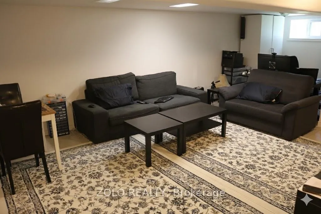 Photo 17 of 39 Ellerby Square N, Vaughan, West Woodbridge — HOMEH