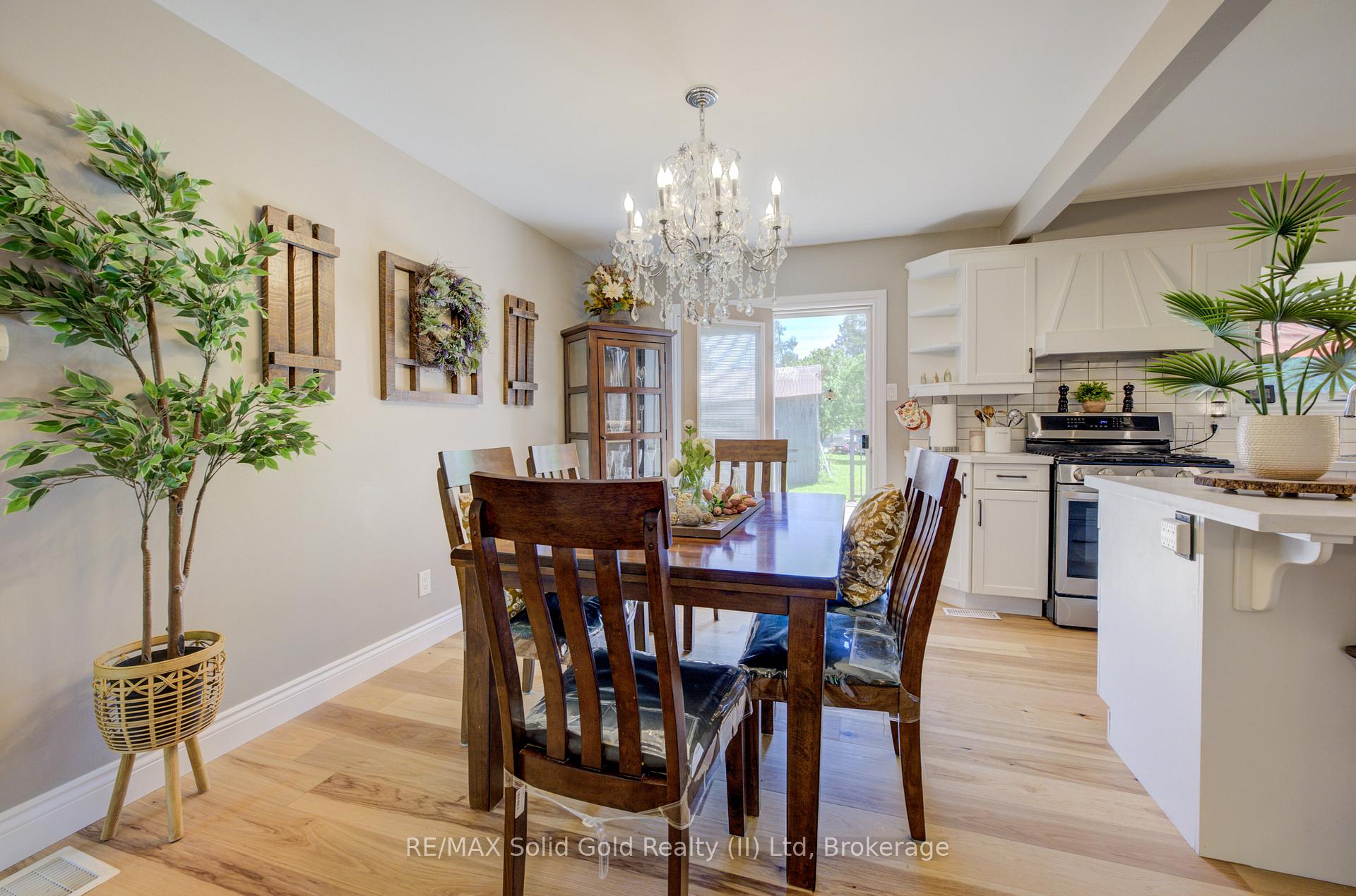 Photo 6 of 1076 Henry Street, Wellesley — HOMEH