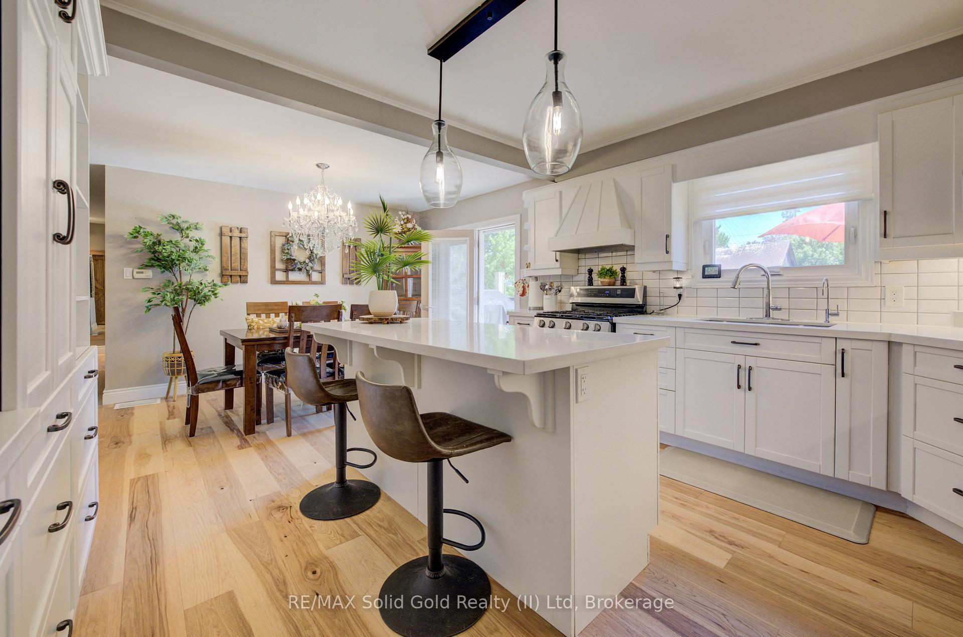 Photo 9 of 1076 Henry Street, Wellesley — HOMEH