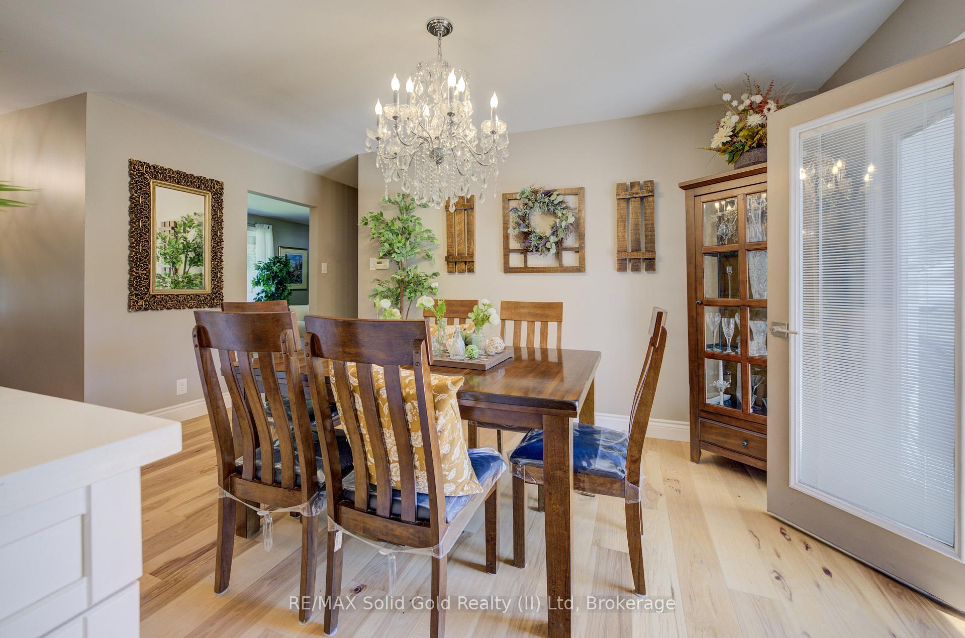 Photo 11 of 1076 Henry Street, Wellesley — HOMEH